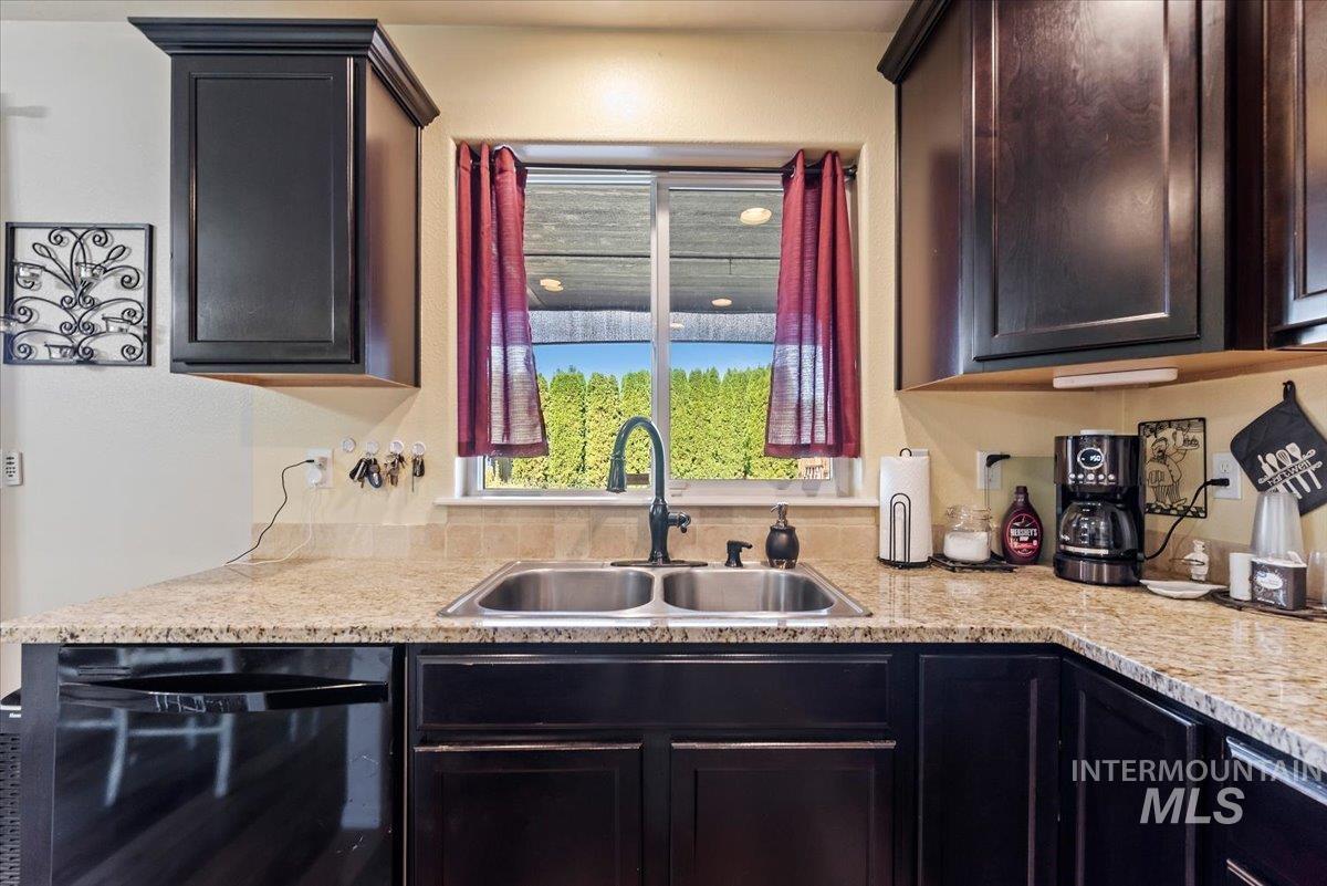 6586 E Gardenia Ln., Nampa, Idaho 83687, 4 Bedrooms, 2.5 Bathrooms, Residential For Sale, Price $478,000,MLS 99002901