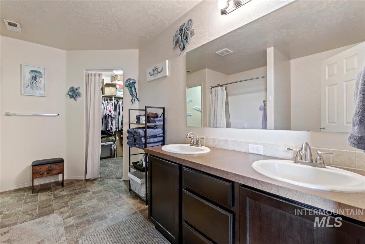 6586 E Gardenia Ln., Nampa, Idaho 83687, 4 Bedrooms, 2.5 Bathrooms, Residential For Sale, Price $478,000,MLS 99002901