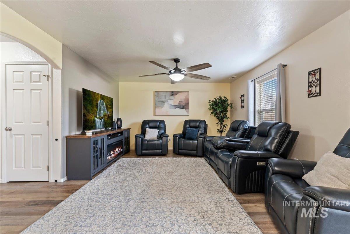 6586 E Gardenia Ln., Nampa, Idaho 83687, 4 Bedrooms, 2.5 Bathrooms, Residential For Sale, Price $478,000,MLS 99002901