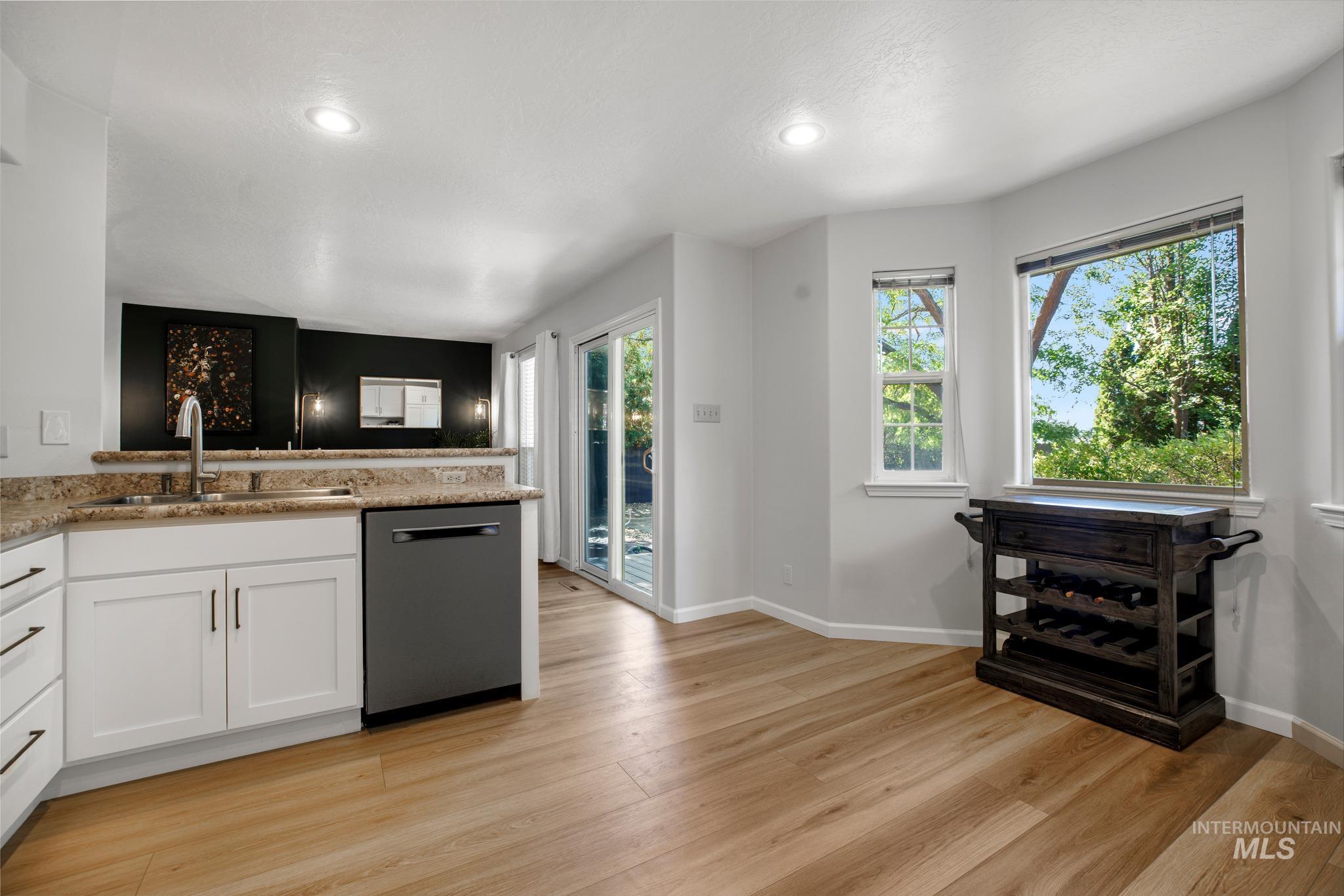 533 Cypress Way, Twin Falls, Idaho 83301, 3 Bedrooms, 2.5 Bathrooms, Residential For Sale, Price $478,000,MLS 99002902