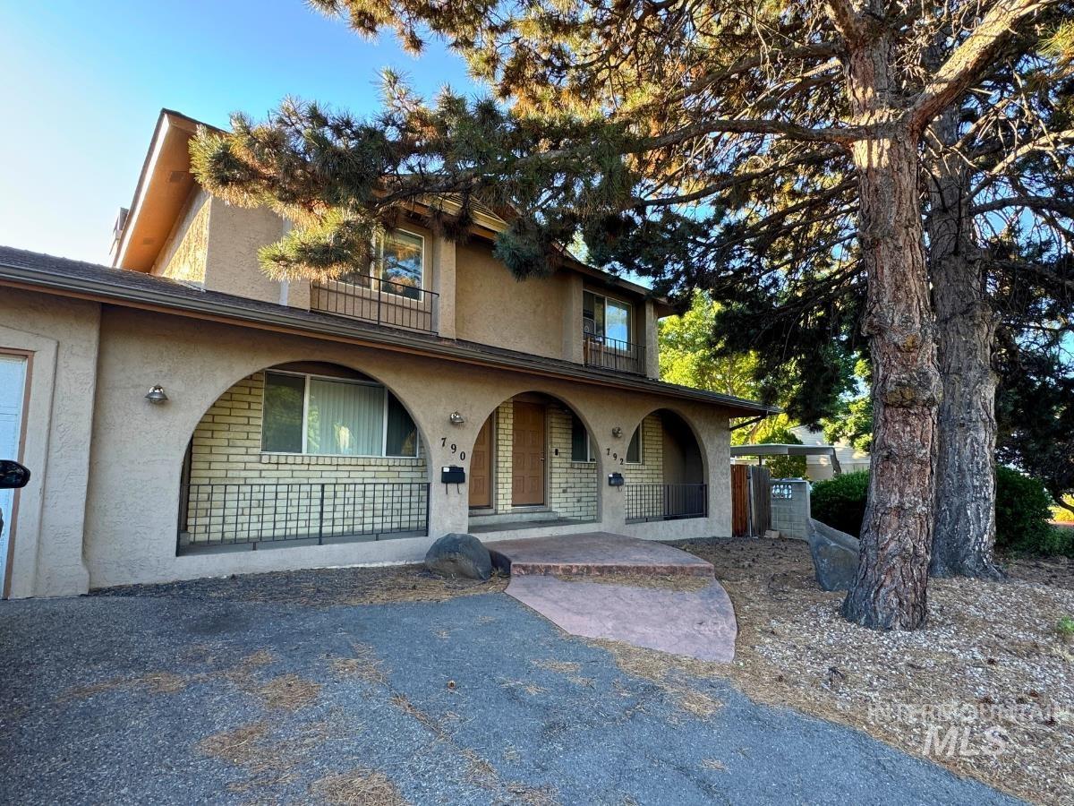 790-792 S Curtis Rd, Boise, Idaho 83705, 3 Bedrooms, 2 Bathrooms, Residential Income For Sale, Price $685,000,MLS 99002904