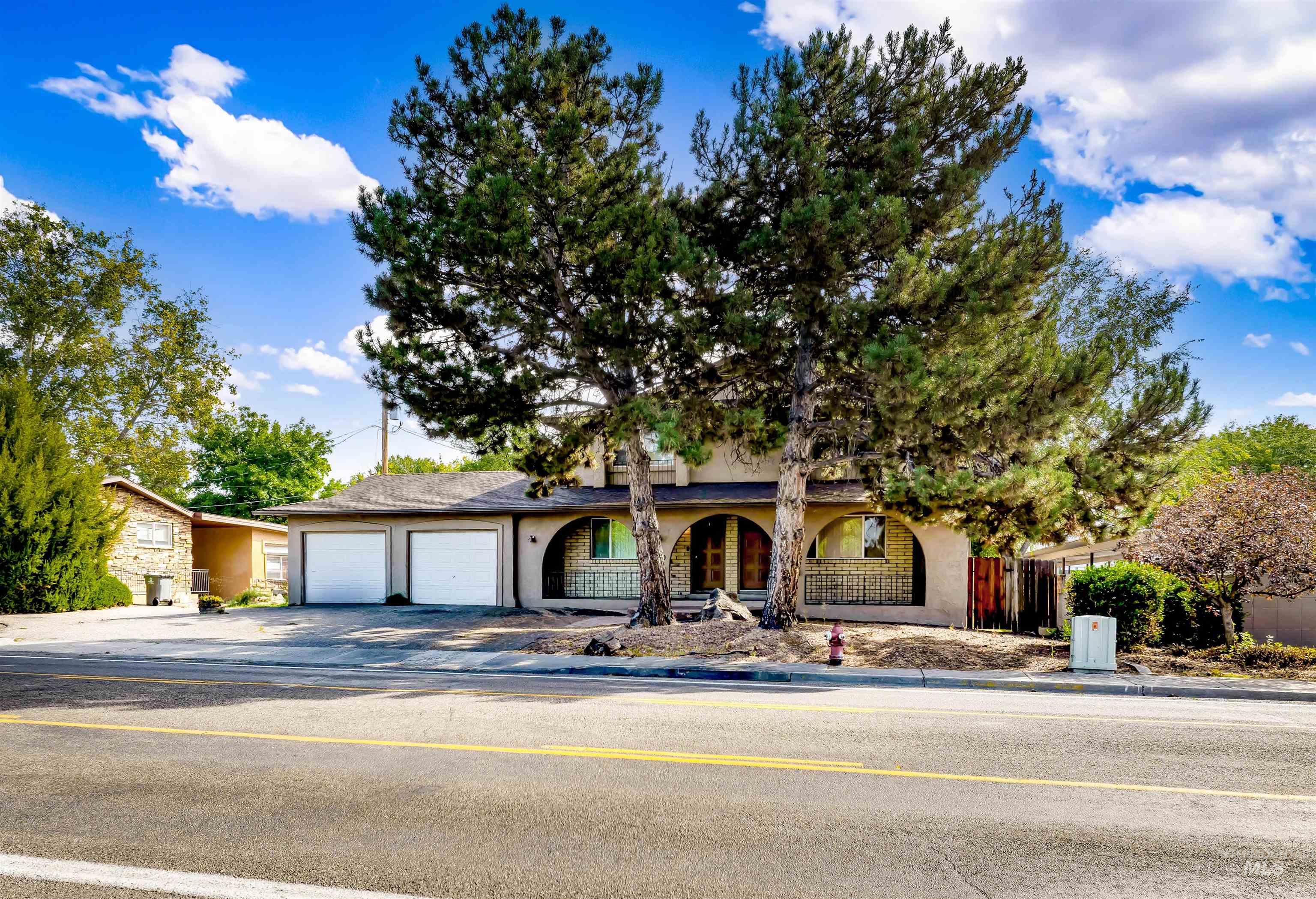 790-792 S Curtis Rd, Boise, Idaho 83705, 3 Bedrooms, 2 Bathrooms, Residential Income For Sale, Price $685,000,MLS 99002904