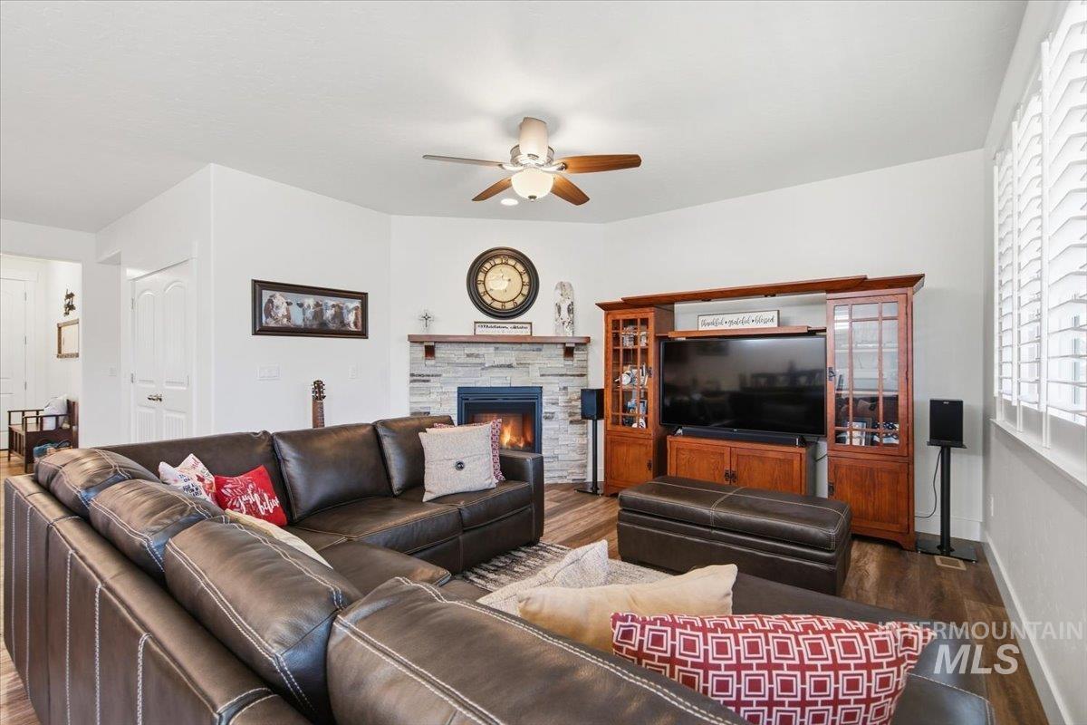 2036 N Honda Ave, Middleton, Idaho 83644, 3 Bedrooms, 2 Bathrooms, Residential For Sale, Price $459,000,MLS 99002908