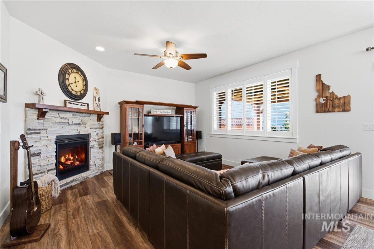 2036 N Honda Ave, Middleton, Idaho 83644, 3 Bedrooms, 2 Bathrooms, Residential For Sale, Price $459,000,MLS 99002908