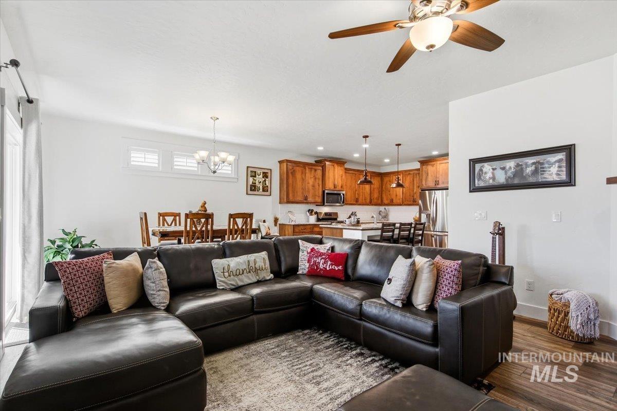 2036 N Honda Ave, Middleton, Idaho 83644, 3 Bedrooms, 2 Bathrooms, Residential For Sale, Price $459,000,MLS 99002908