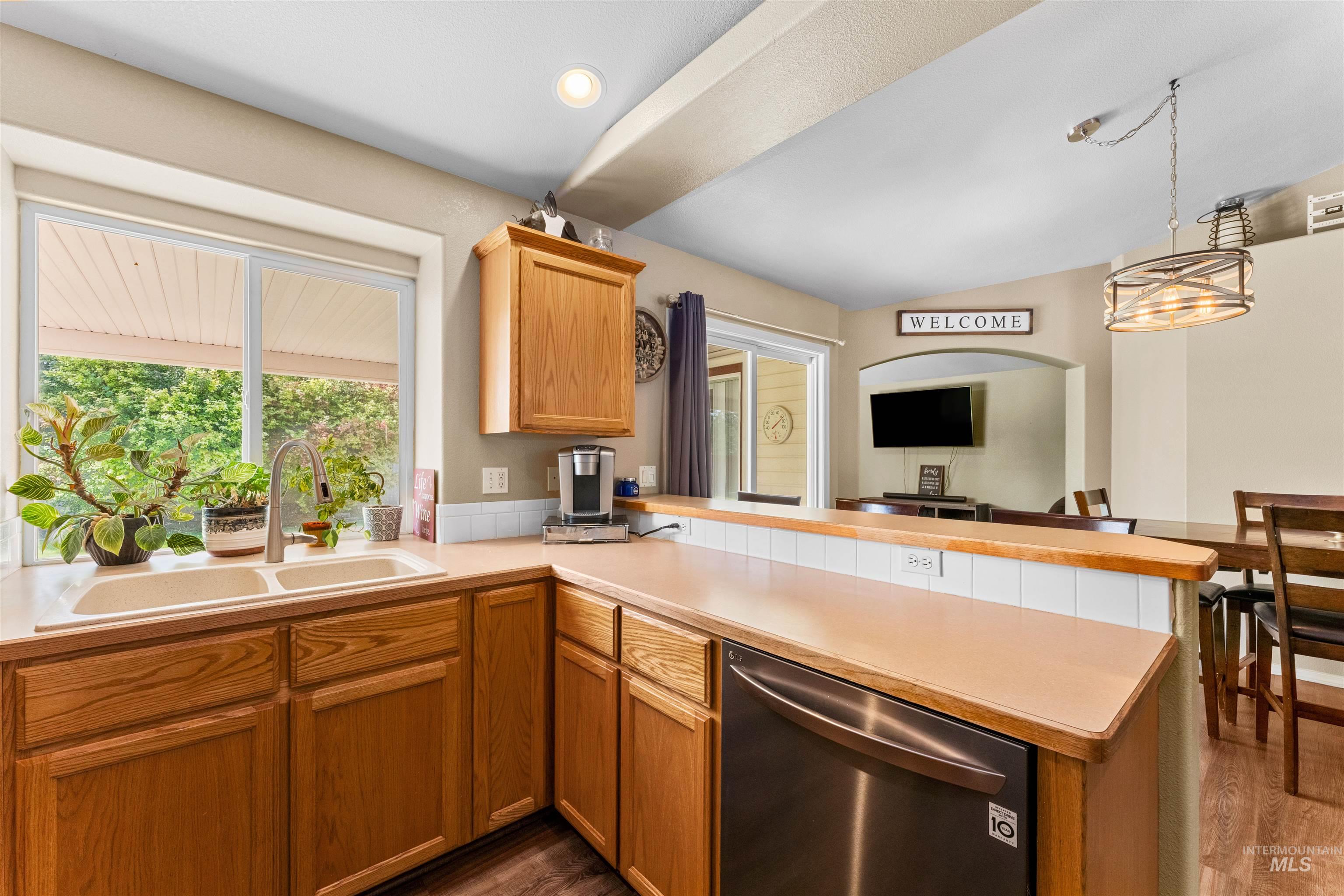 4123 E Park Ridge Drive, Nampa, Idaho 83687, 4 Bedrooms, 2 Bathrooms, Residential For Sale, Price $399,900,MLS 99002910