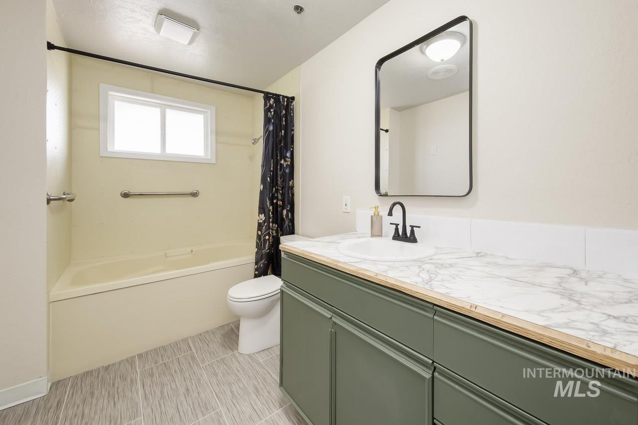 11426 Lone Star Road, Nampa, Idaho 83651, 8 Bedrooms, 3 Bathrooms, Residential For Sale, Price $987,500,MLS 99002913