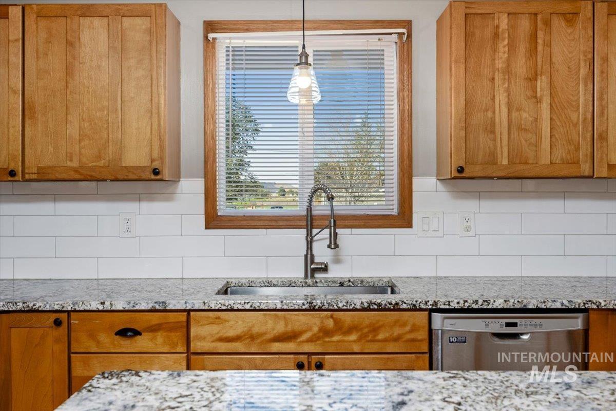 850 Highway 78, Hammett, Idaho 83627, 3 Bedrooms, 2 Bathrooms, Residential For Sale, Price $425,000,MLS 99002919