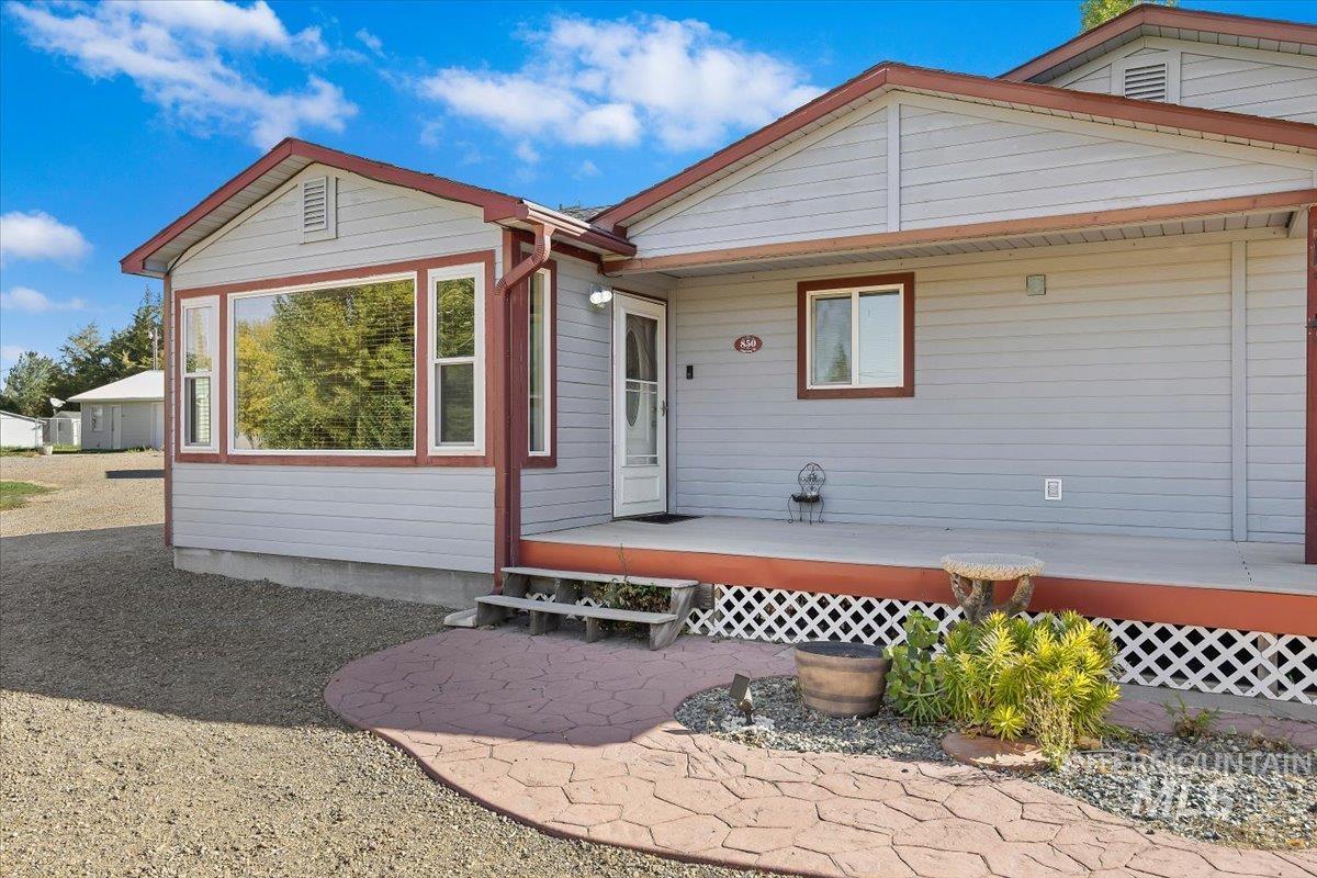 850 Highway 78, Hammett, Idaho 83627, 3 Bedrooms, 2 Bathrooms, Residential For Sale, Price $425,000,MLS 99002919