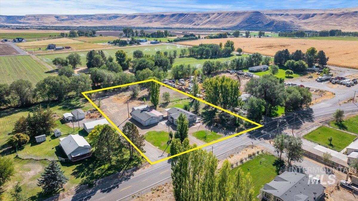 850 Highway 78, Hammett, Idaho 83627, 3 Bedrooms, 2 Bathrooms, Residential For Sale, Price $425,000,MLS 99002919