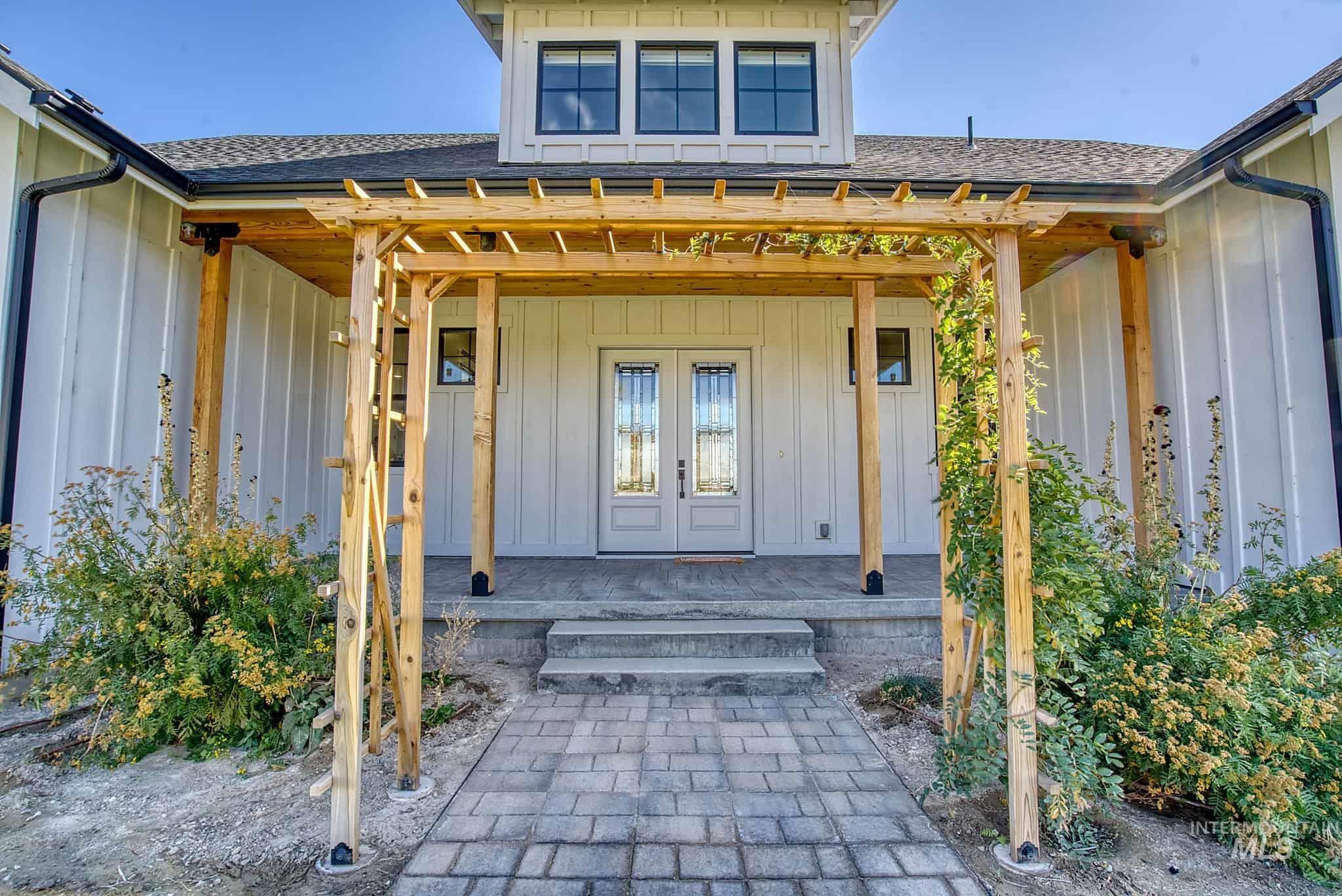 876 Coyote Gulch Rd, Adrian, Oregon 97901, 4 Bedrooms, 5 Bathrooms, Residential For Sale, Price $925,000,MLS 99002923