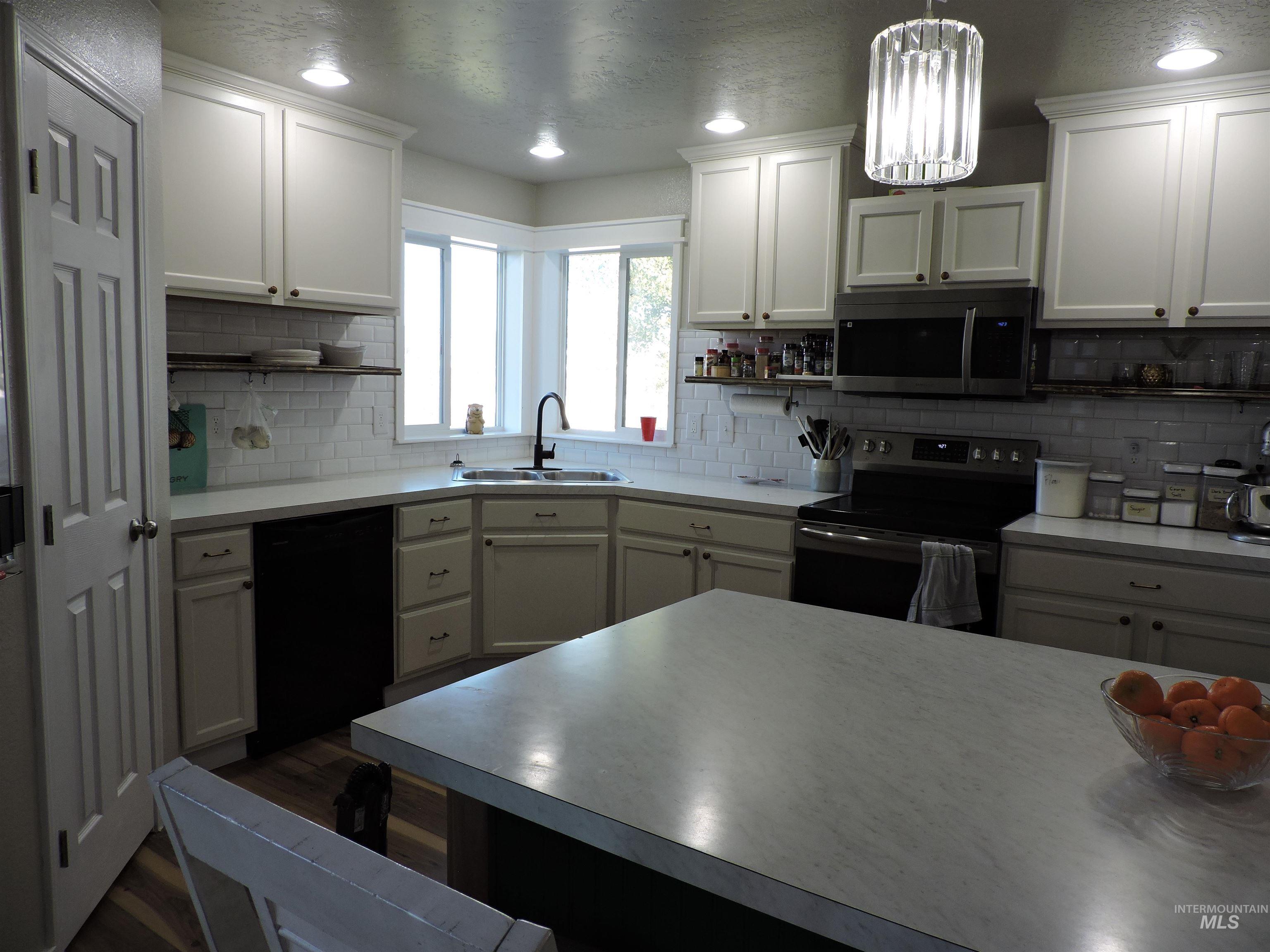 8442 E Rathdrum Dr., Nampa, Idaho 83687, 5 Bedrooms, 2.5 Bathrooms, Residential For Sale, Price $555,000,MLS 99002927
