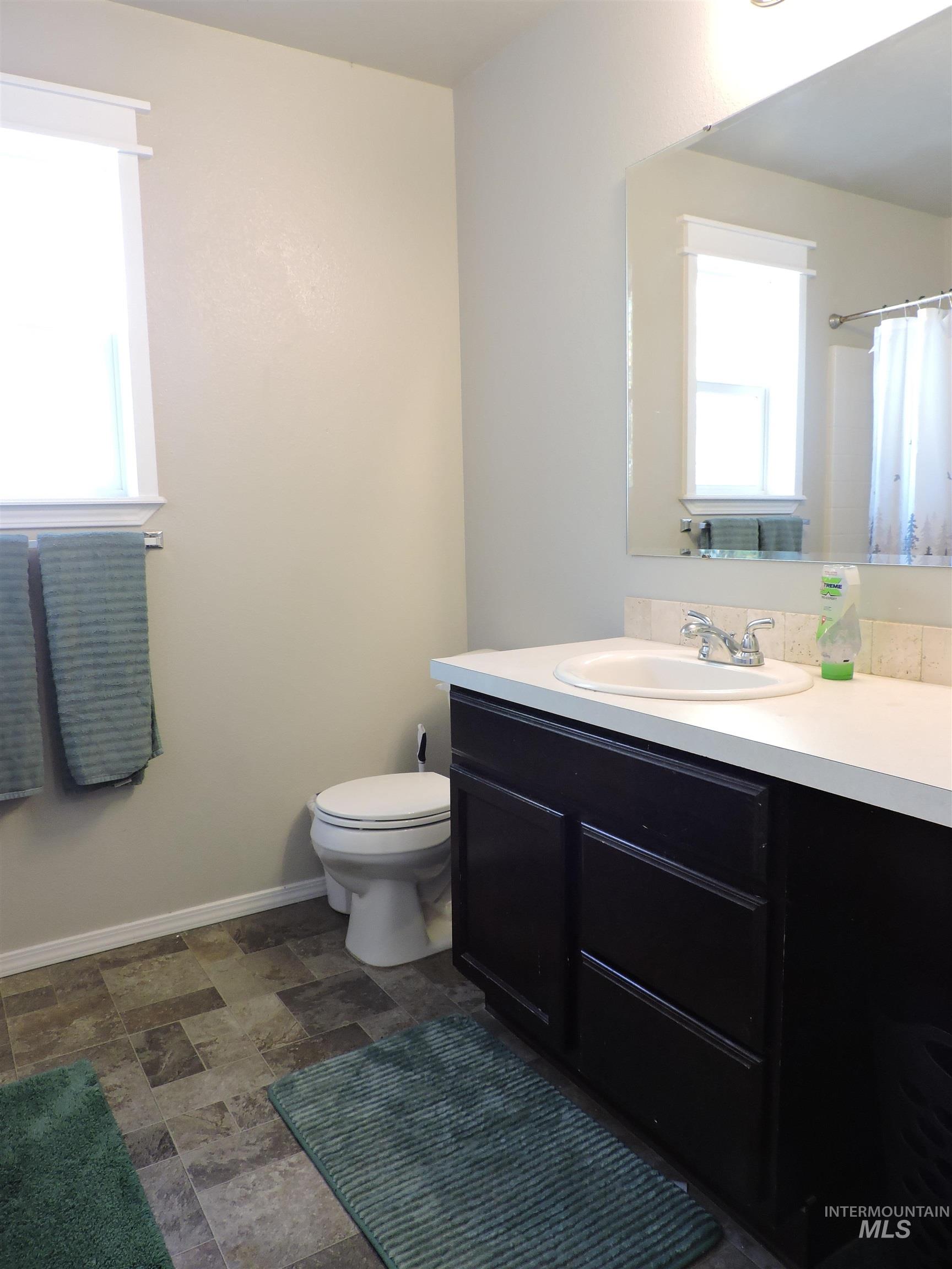 8442 E Rathdrum Dr., Nampa, Idaho 83687, 5 Bedrooms, 2.5 Bathrooms, Residential For Sale, Price $555,000,MLS 99002927