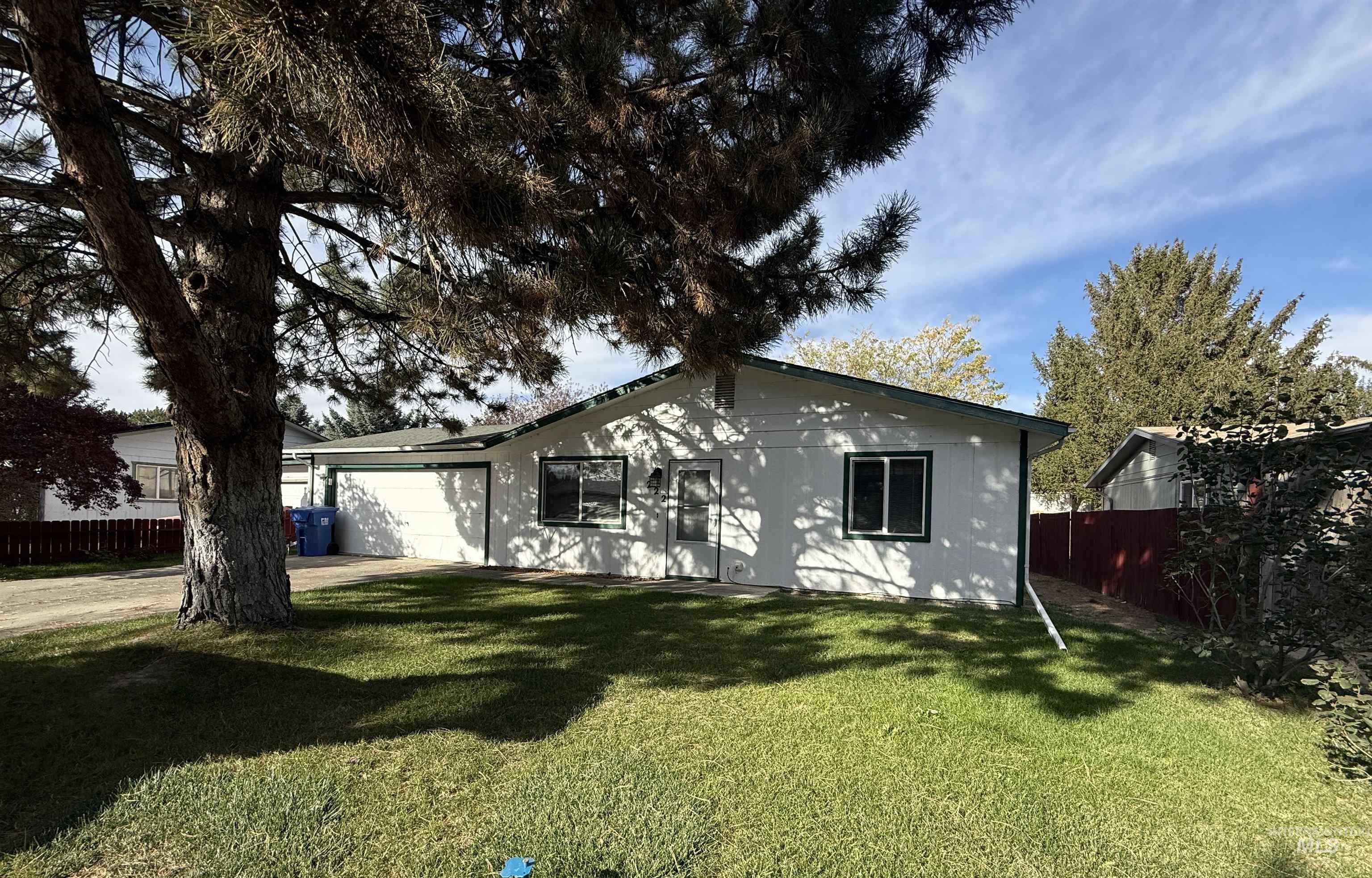 222 Avenida Del Rio, Twin Falls, Idaho 83301, 3 Bedrooms, 2 Bathrooms, Residential For Sale, Price $314,000,MLS 99002928