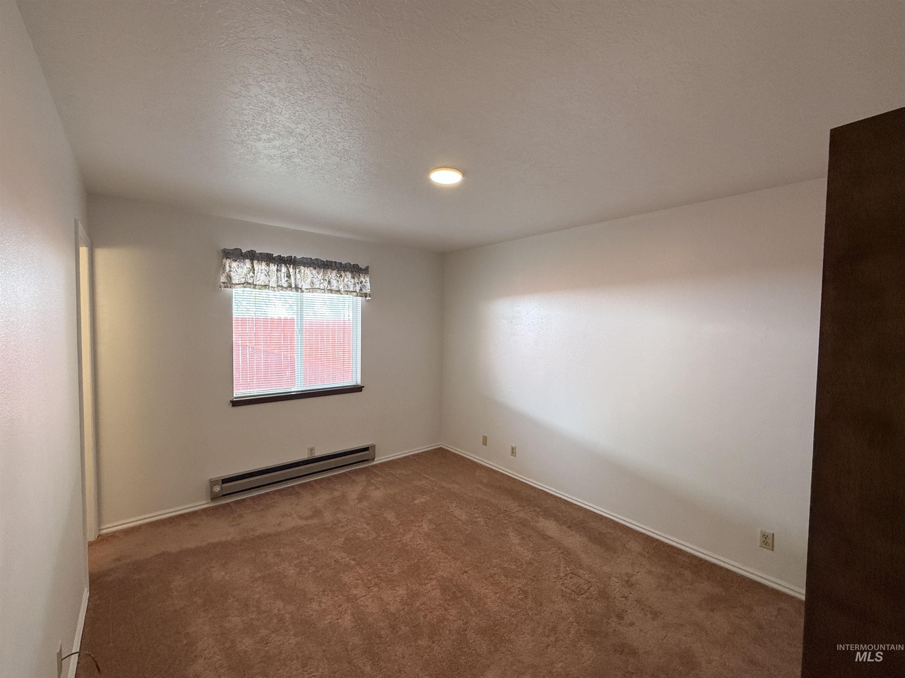 222 Avenida Del Rio, Twin Falls, Idaho 83301, 3 Bedrooms, 2 Bathrooms, Residential For Sale, Price $314,000,MLS 99002928