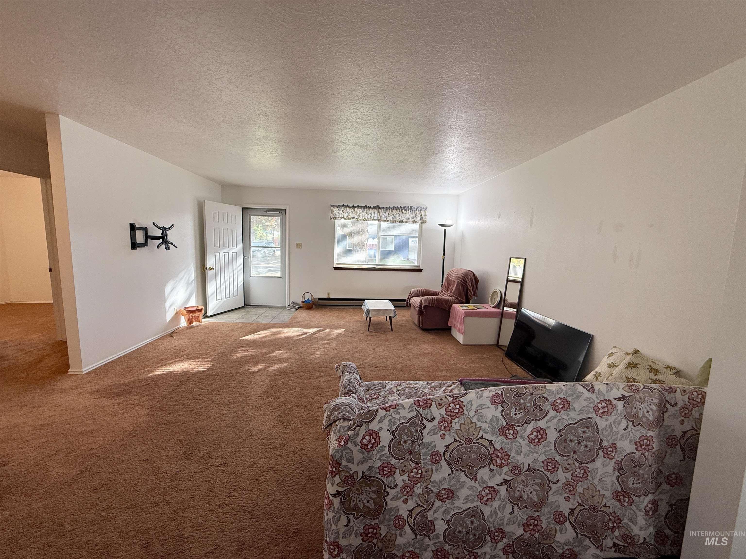 222 Avenida Del Rio, Twin Falls, Idaho 83301, 3 Bedrooms, 2 Bathrooms, Residential For Sale, Price $314,000,MLS 99002928