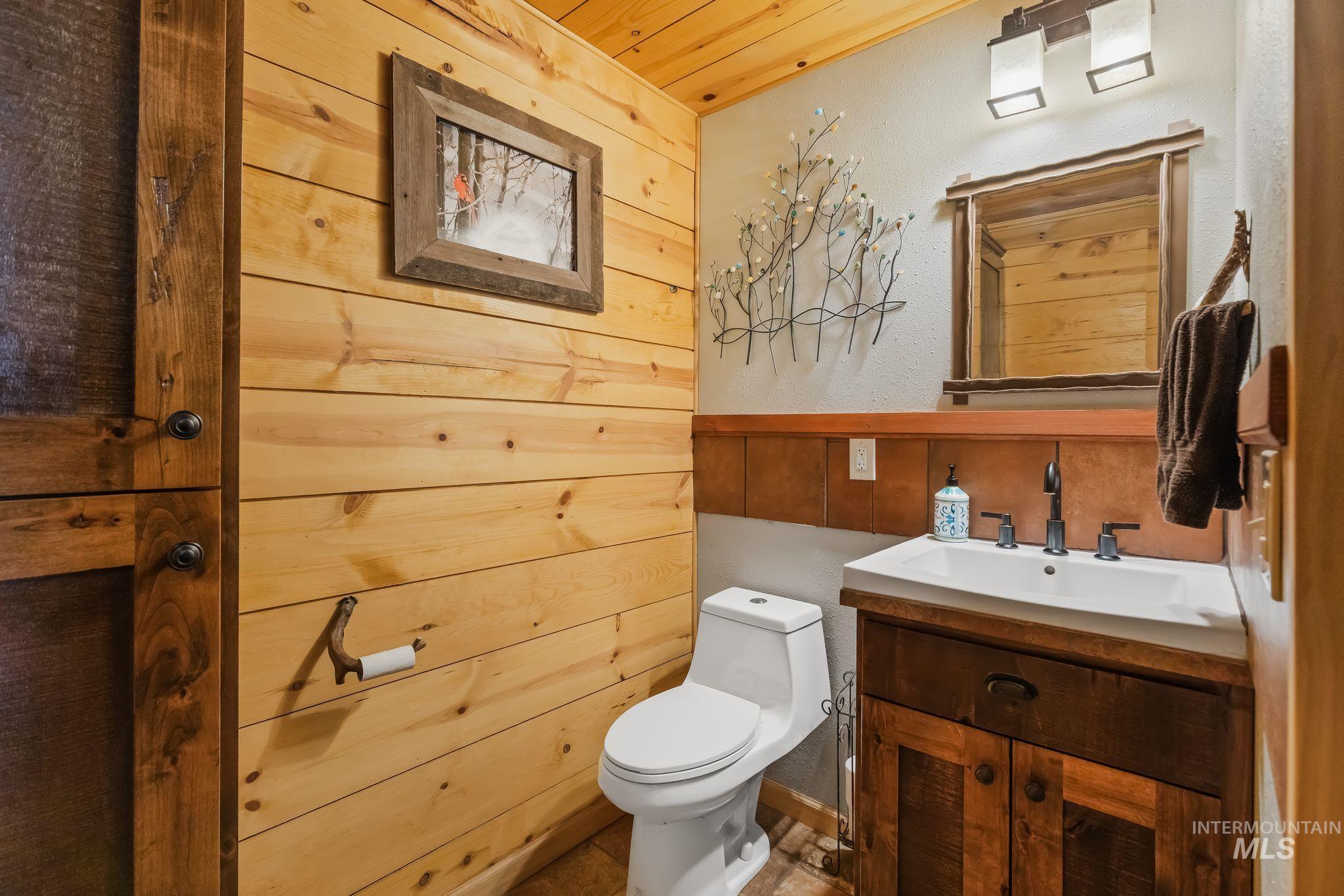 3989 E Mountain Rd., Anatone, Washington 99401, 3 Bedrooms, 2.5 Bathrooms, Residential For Sale, Price $1,075,000,MLS 99002930