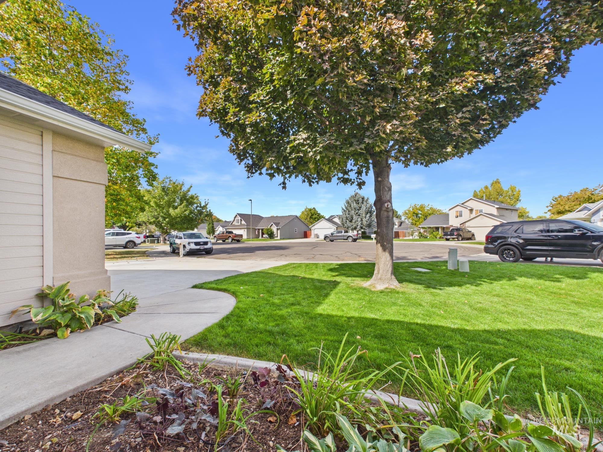 1422 E Jasmine, Nampa, Idaho 83687, 3 Bedrooms, 2.5 Bathrooms, Residential For Sale, Price $389,000,MLS 99002931