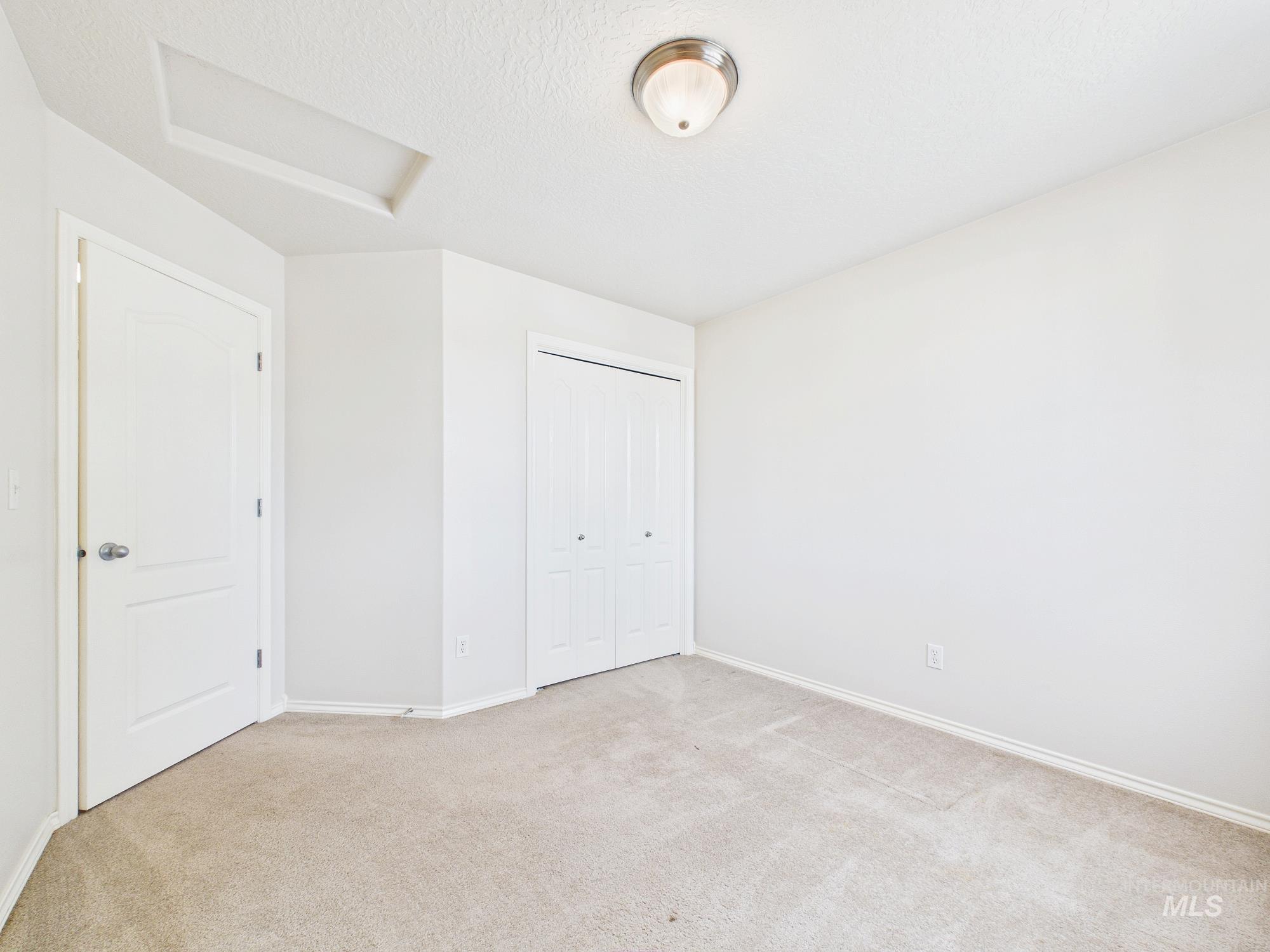 1422 E Jasmine, Nampa, Idaho 83687, 3 Bedrooms, 2.5 Bathrooms, Residential For Sale, Price $389,000,MLS 99002931