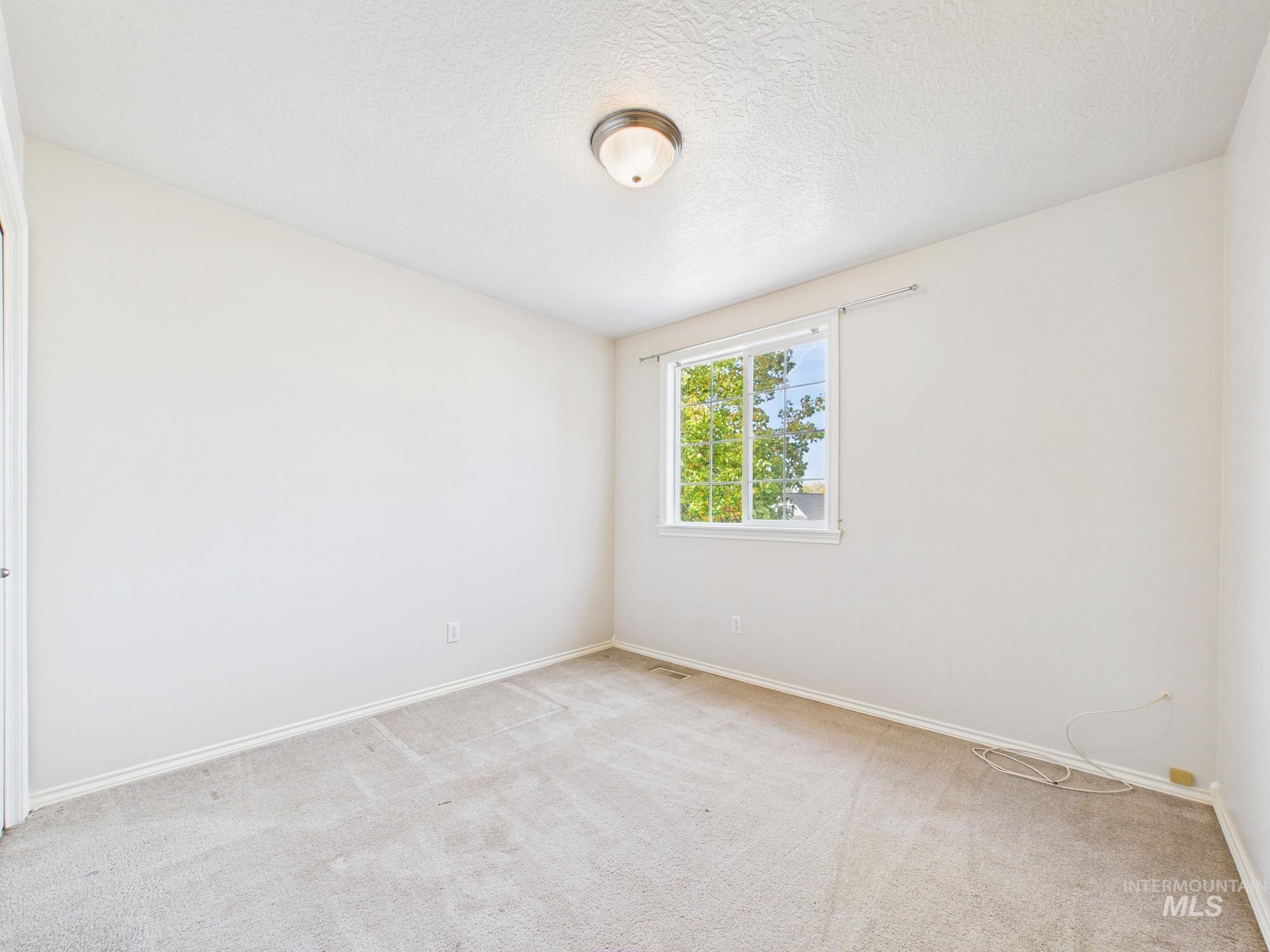 1422 E Jasmine, Nampa, Idaho 83687, 3 Bedrooms, 2.5 Bathrooms, Residential For Sale, Price $389,000,MLS 99002931