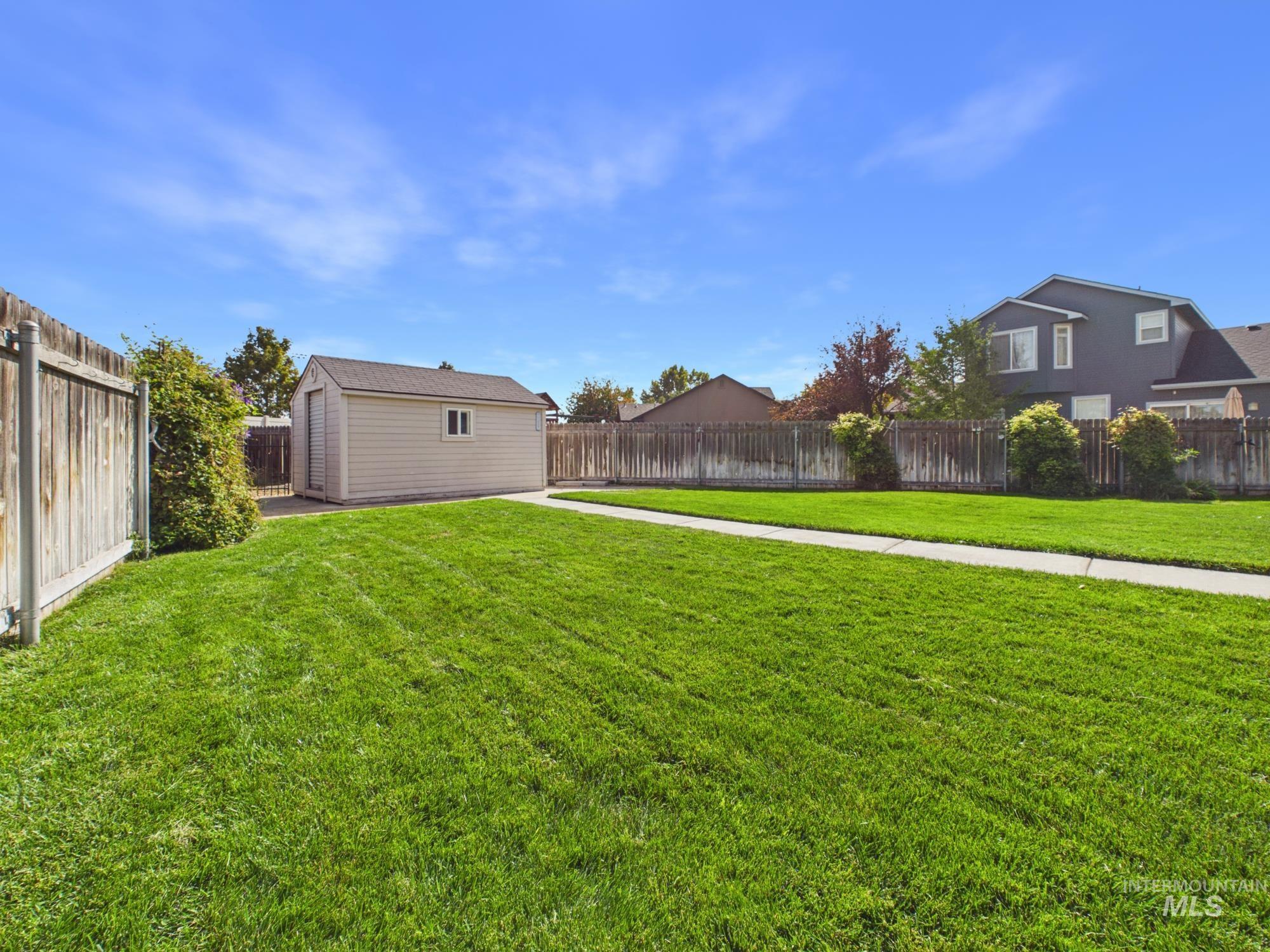 1422 E Jasmine, Nampa, Idaho 83687, 3 Bedrooms, 2.5 Bathrooms, Residential For Sale, Price $389,000,MLS 99002931