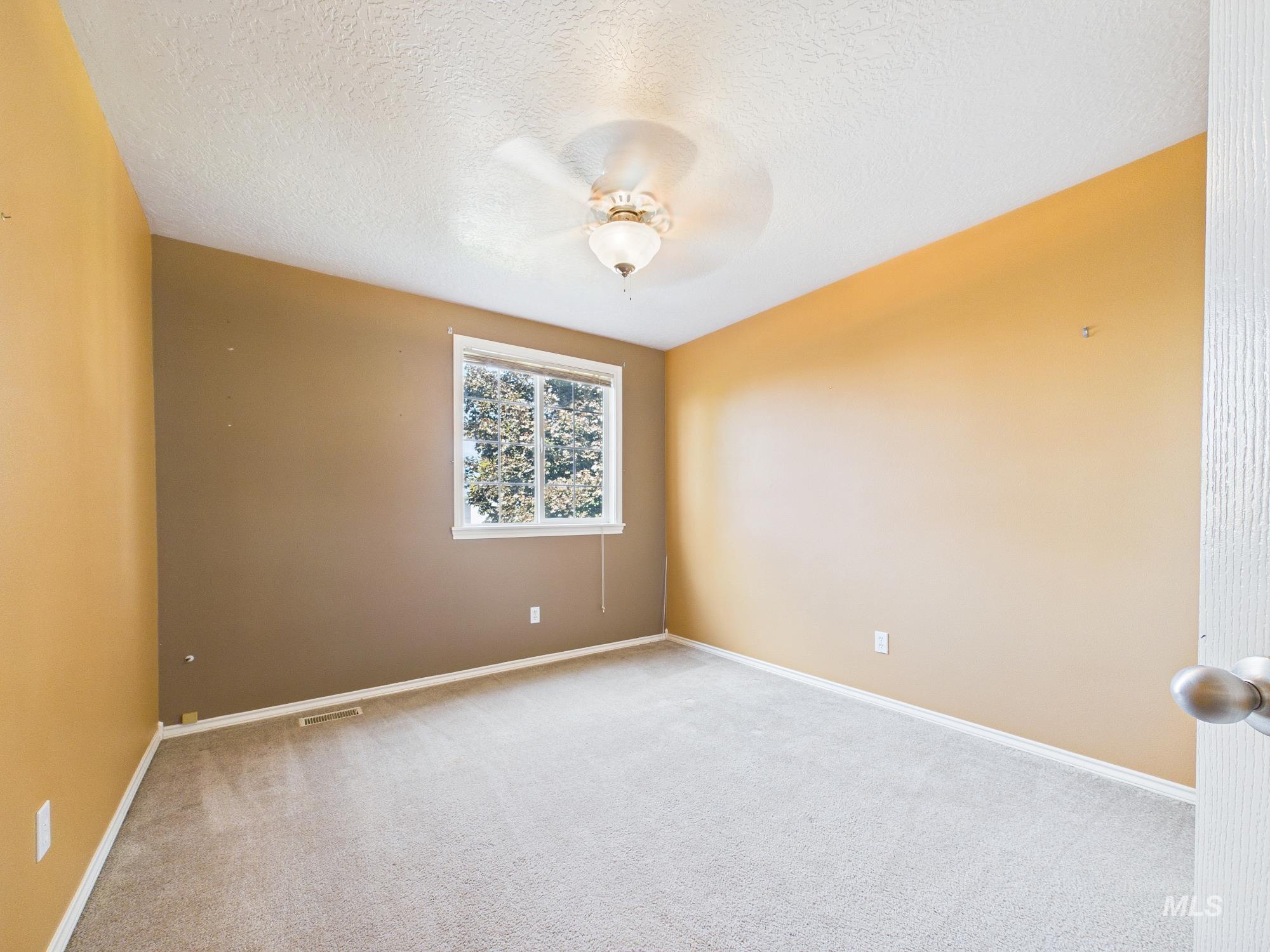 1422 E Jasmine, Nampa, Idaho 83687, 3 Bedrooms, 2.5 Bathrooms, Residential For Sale, Price $389,000,MLS 99002931
