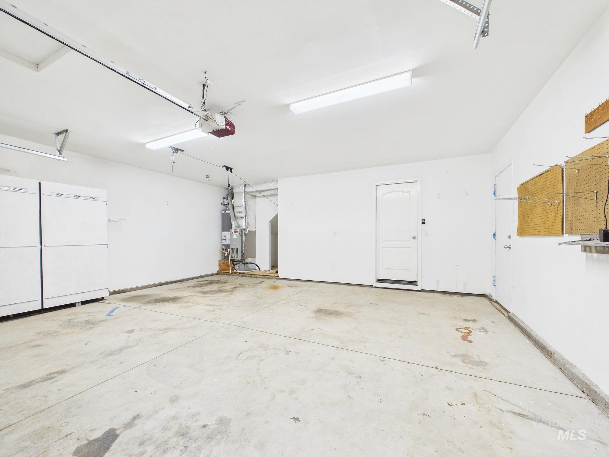 1422 E Jasmine, Nampa, Idaho 83687, 3 Bedrooms, 2.5 Bathrooms, Residential For Sale, Price $389,000,MLS 99002931