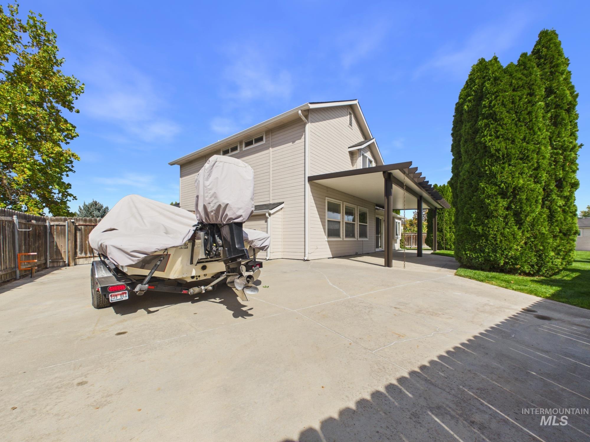 1422 E Jasmine, Nampa, Idaho 83687, 3 Bedrooms, 2.5 Bathrooms, Residential For Sale, Price $389,000,MLS 99002931