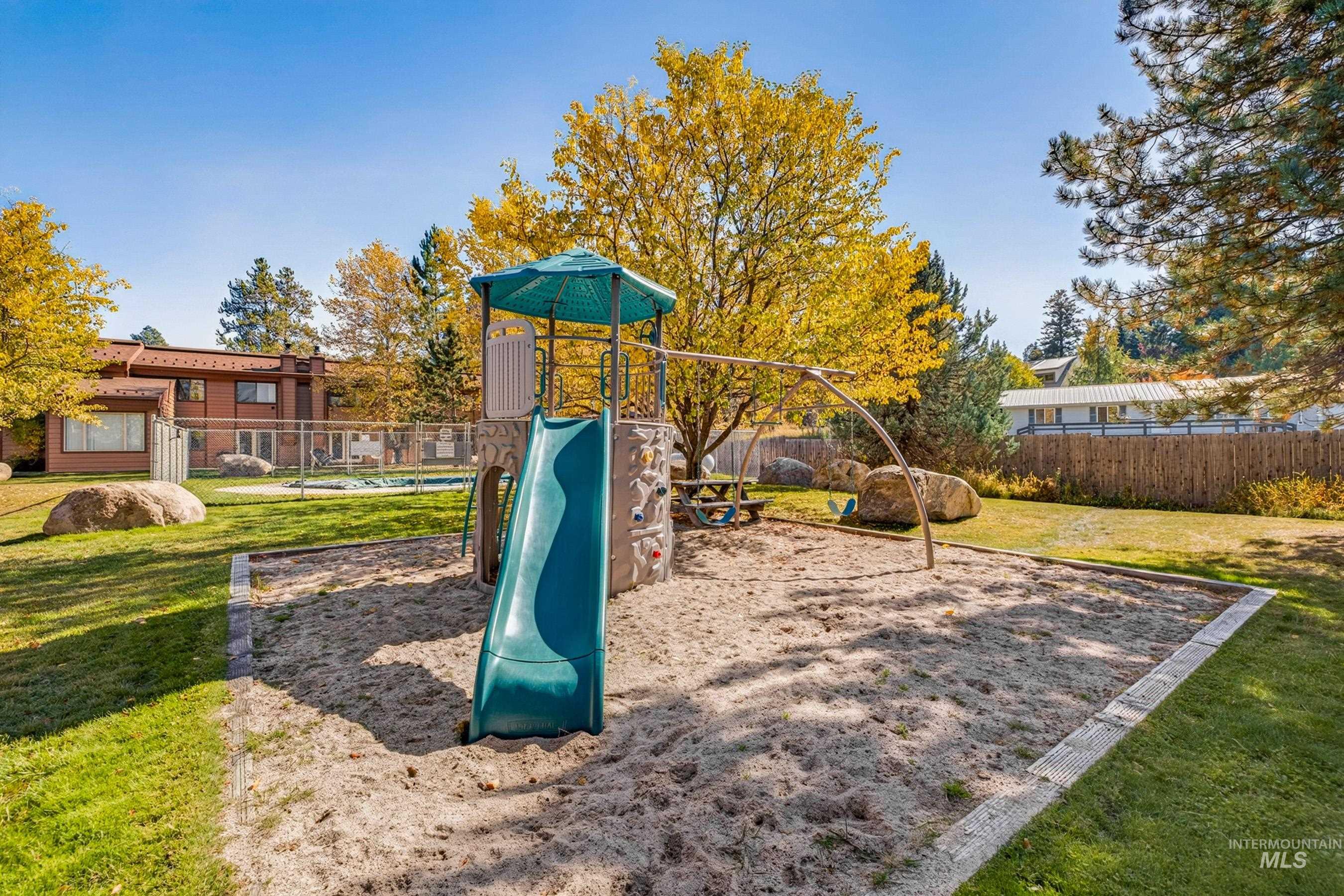 1607 Davis Avenue, McCall, Idaho 83638, 2 Bedrooms, 1 Bathroom, Residential For Sale, Price $349,000,MLS 99002933