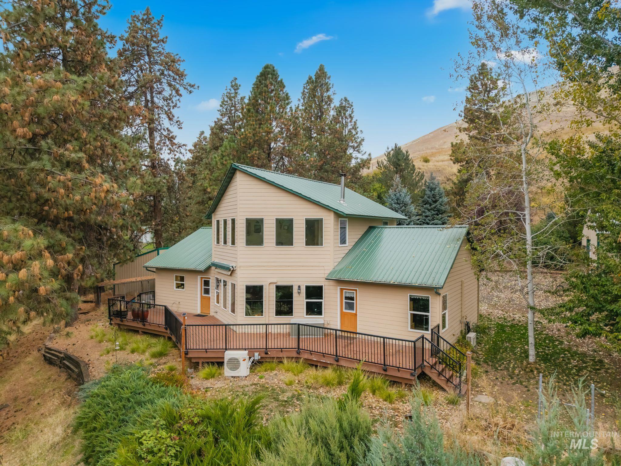 20795 Ryegrass Lane, Lenore, Idaho 83541, 2 Bedrooms, 2 Bathrooms, Residential For Sale, Price $660,000,MLS 99002937