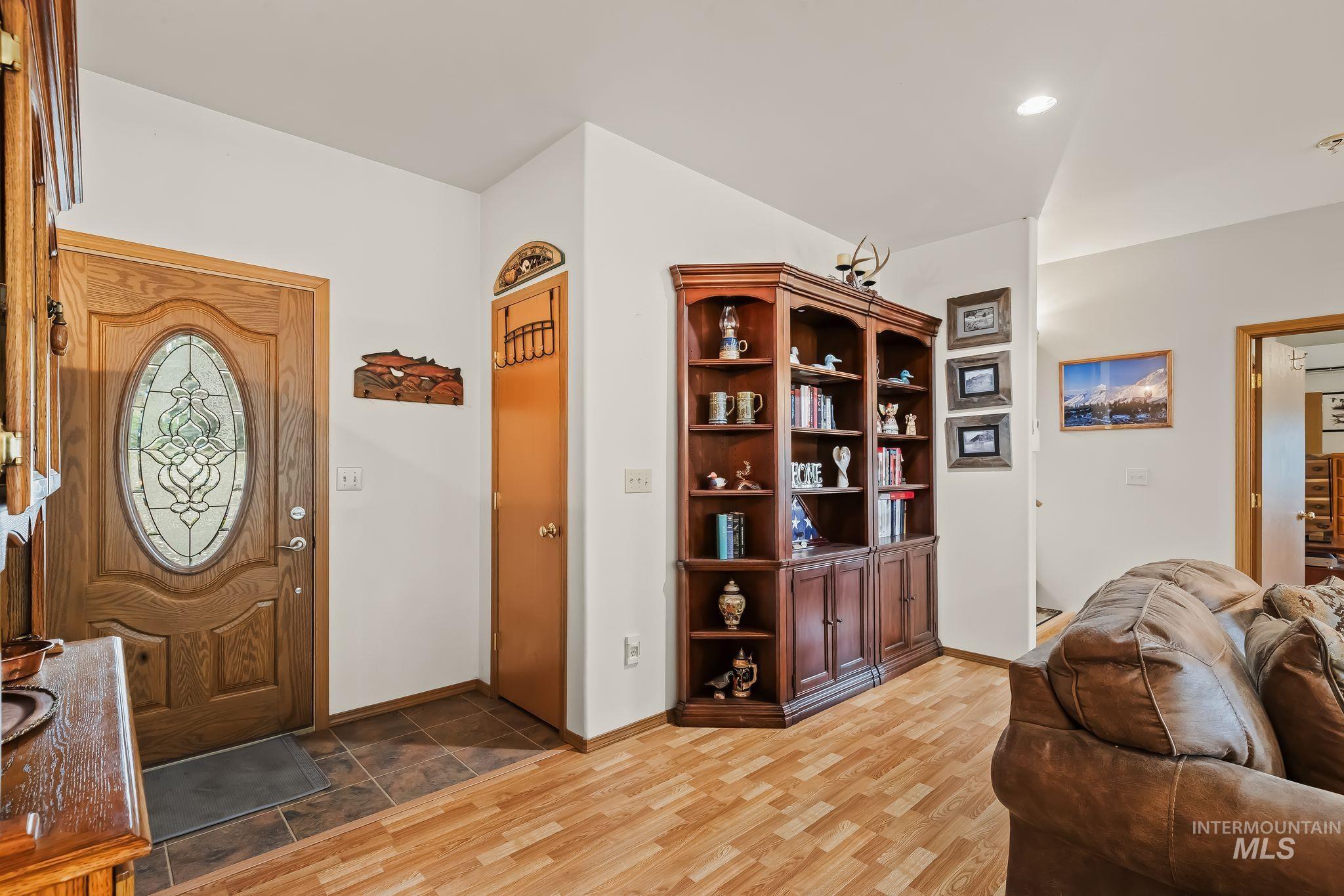 20795 Ryegrass Lane, Lenore, Idaho 83541, 2 Bedrooms, 2 Bathrooms, Residential For Sale, Price $660,000,MLS 99002937