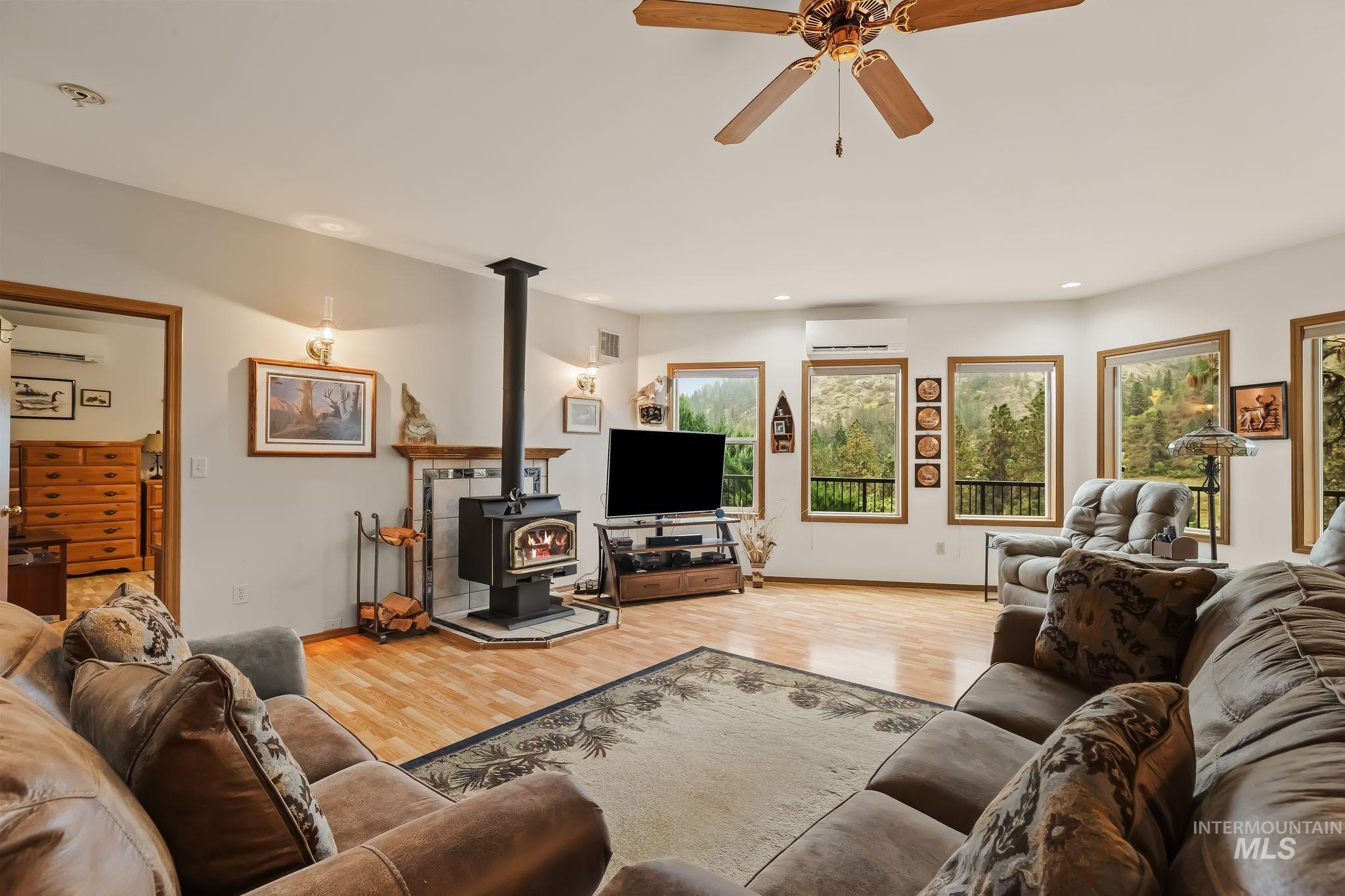 20795 Ryegrass Lane, Lenore, Idaho 83541, 2 Bedrooms, 2 Bathrooms, Residential For Sale, Price $660,000,MLS 99002937