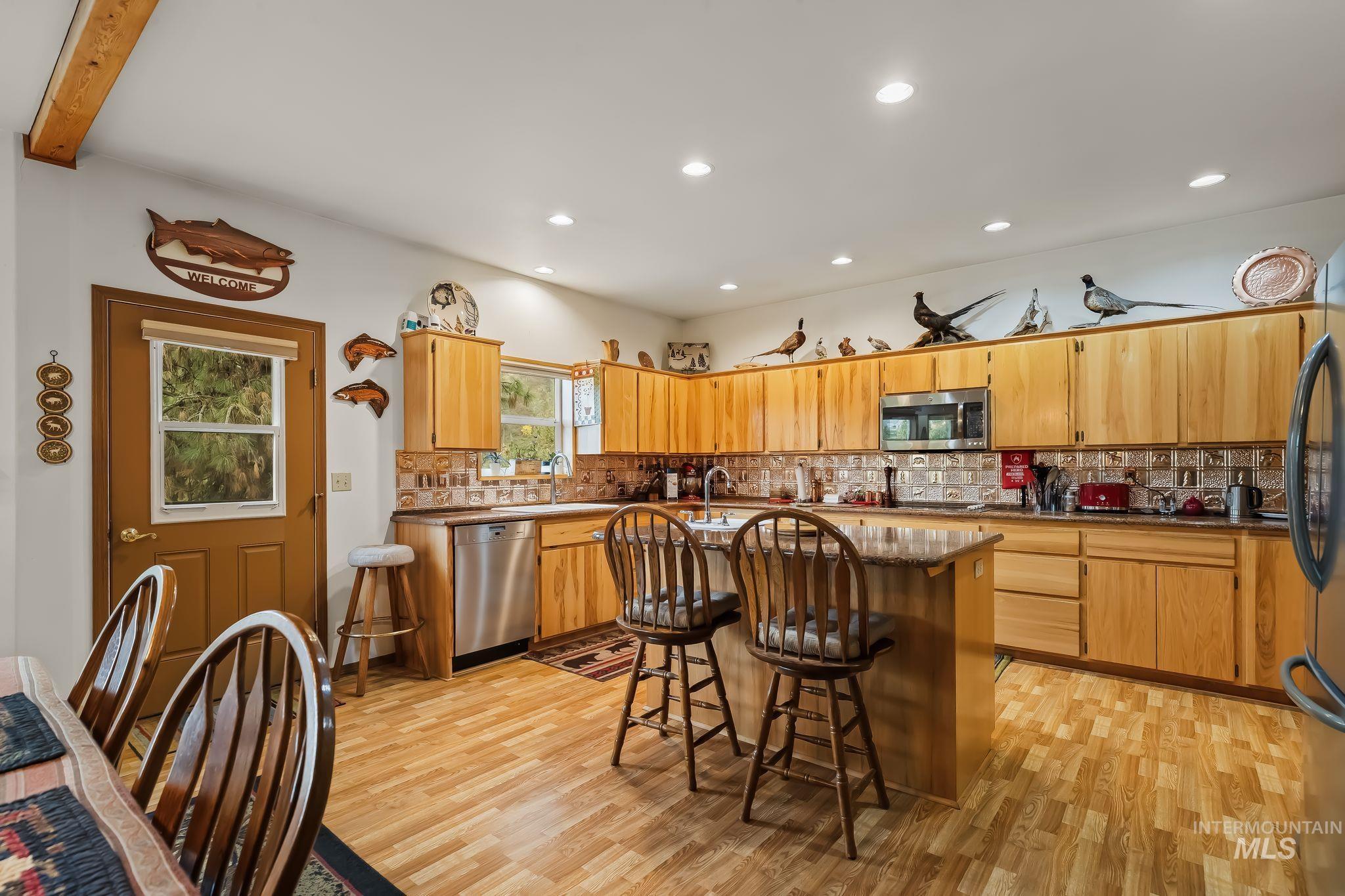 20795 Ryegrass Lane, Lenore, Idaho 83541, 2 Bedrooms, 2 Bathrooms, Residential For Sale, Price $660,000,MLS 99002937