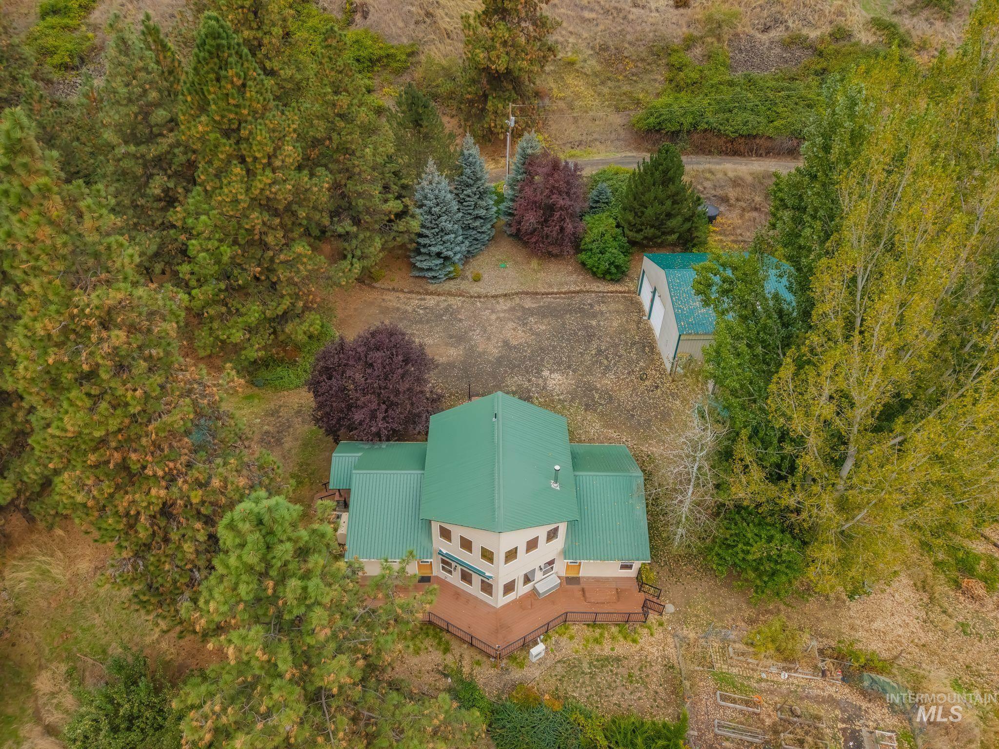 20795 Ryegrass Lane, Lenore, Idaho 83541, 2 Bedrooms, 2 Bathrooms, Residential For Sale, Price $660,000,MLS 99002937