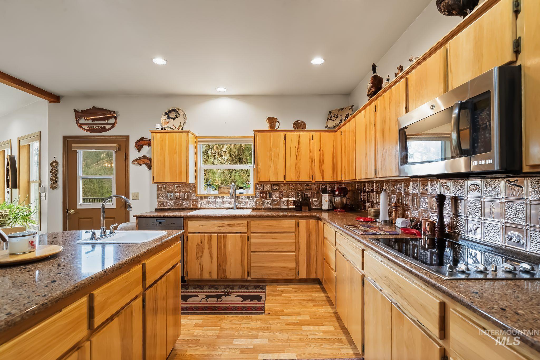20795 Ryegrass Lane, Lenore, Idaho 83541, 2 Bedrooms, 2 Bathrooms, Residential For Sale, Price $660,000,MLS 99002937
