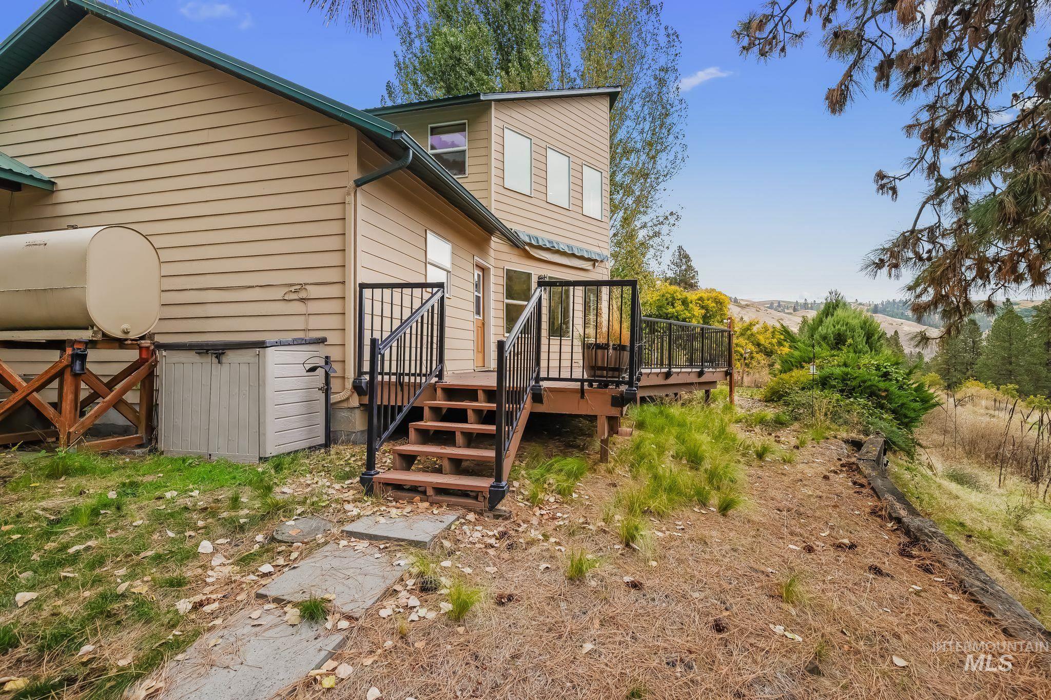 20795 Ryegrass Lane, Lenore, Idaho 83541, 2 Bedrooms, 2 Bathrooms, Residential For Sale, Price $660,000,MLS 99002937