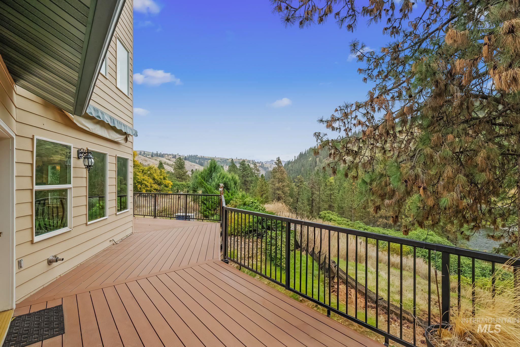 20795 Ryegrass Lane, Lenore, Idaho 83541, 2 Bedrooms, 2 Bathrooms, Residential For Sale, Price $660,000,MLS 99002937