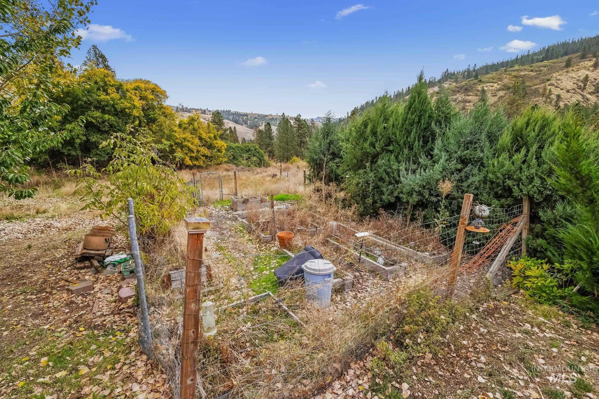 20795 Ryegrass Lane, Lenore, Idaho 83541, 2 Bedrooms, 2 Bathrooms, Residential For Sale, Price $660,000,MLS 99002937