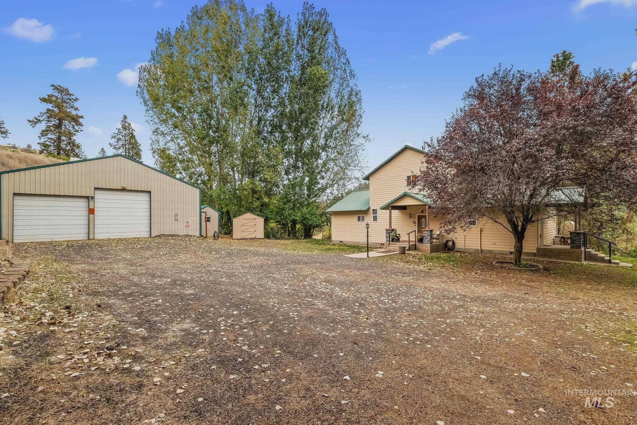 20795 Ryegrass Lane, Lenore, Idaho 83541, 2 Bedrooms, 2 Bathrooms, Residential For Sale, Price $660,000,MLS 99002937