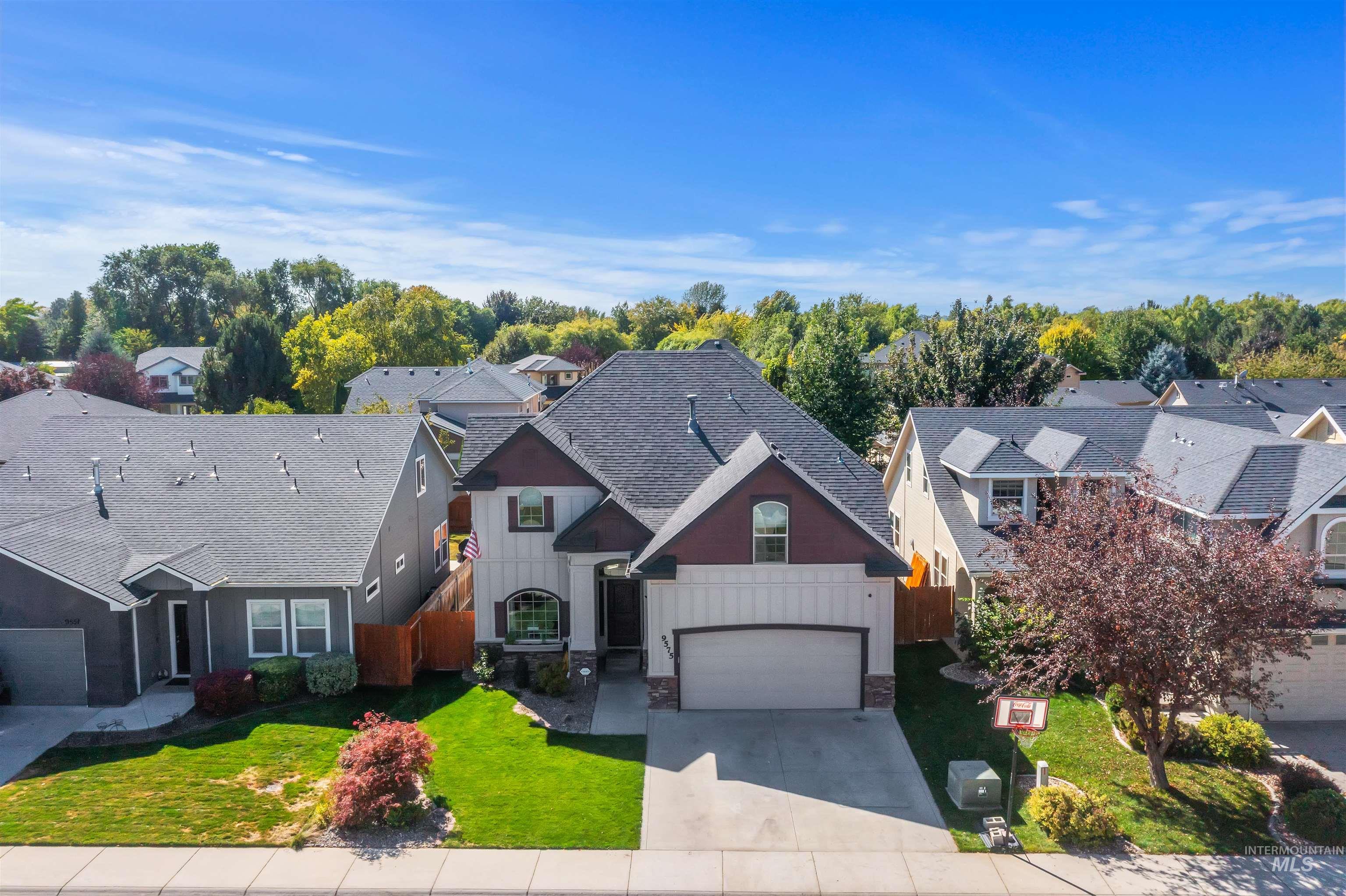 9575 W Montebello Dr, Boise, Idaho 83709, 4 Bedrooms, 2.5 Bathrooms, Residential For Sale, Price $580,000,MLS 99002938
