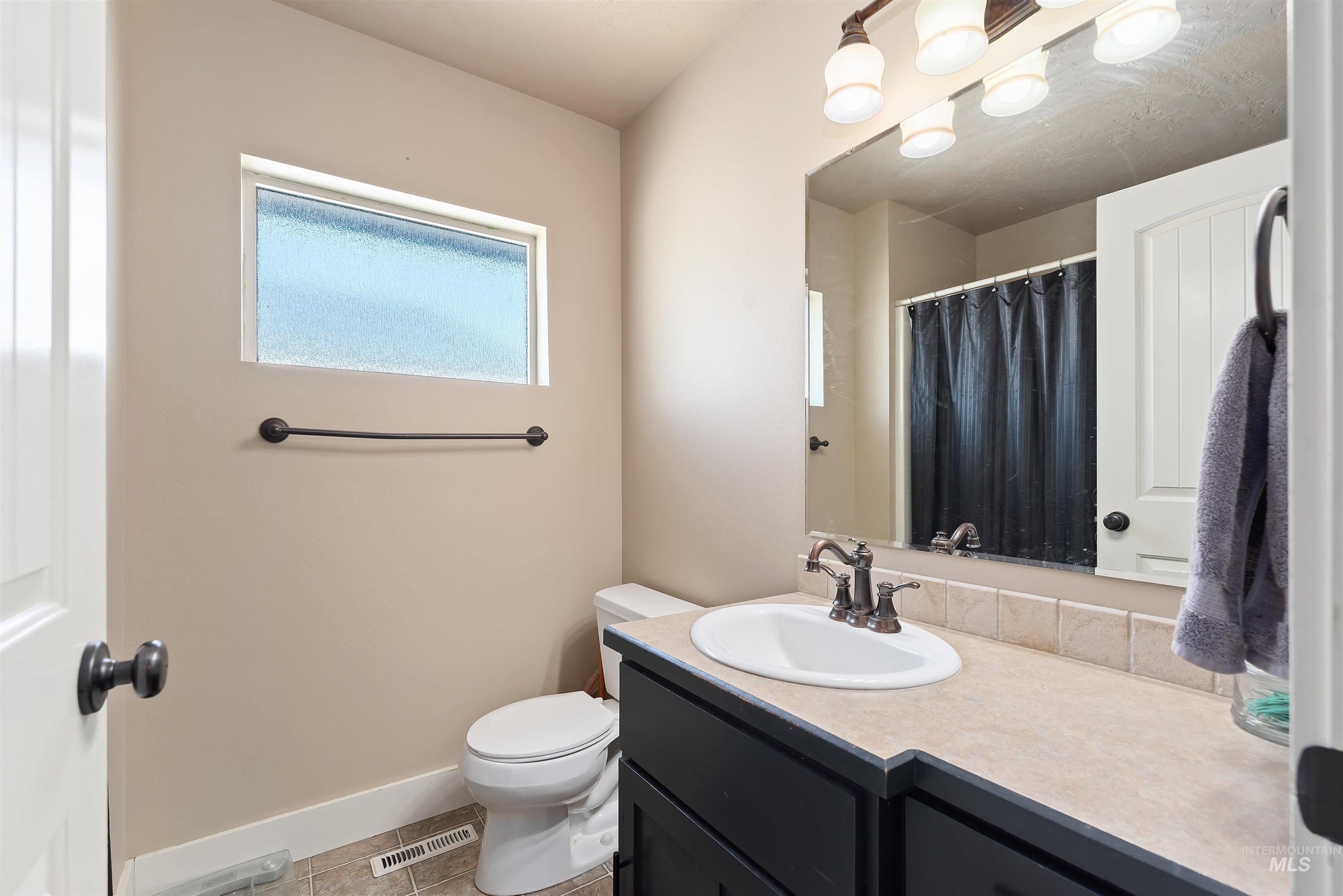 9575 W Montebello Dr, Boise, Idaho 83709, 4 Bedrooms, 2.5 Bathrooms, Residential For Sale, Price $580,000,MLS 99002938