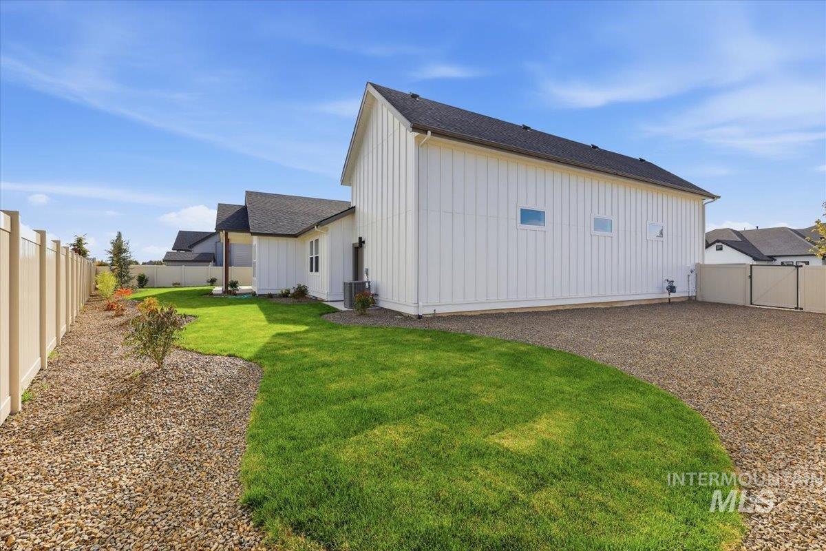 7490 E Midberry Ct, Nampa, Idaho 83687, 3 Bedrooms, 2.5 Bathrooms, Residential For Sale, Price $870,000,MLS 99002941