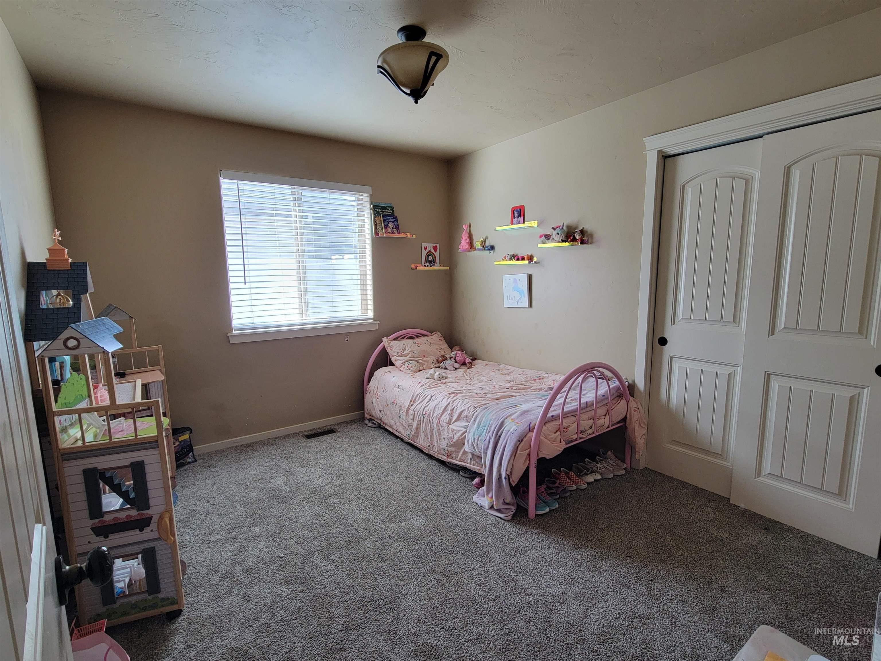 2536 Yellowstone Trail, Burley, Idaho 83318, 4 Bedrooms, 2 Bathrooms, Residential For Sale, Price $335,000,MLS 99002947