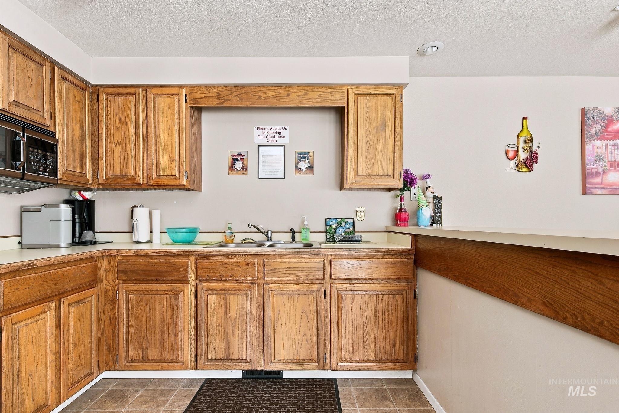 879 N Christine Lane, Boise, Idaho 83704, 2 Bedrooms, 2.5 Bathrooms, Residential For Sale, Price $359,900,MLS 99002948