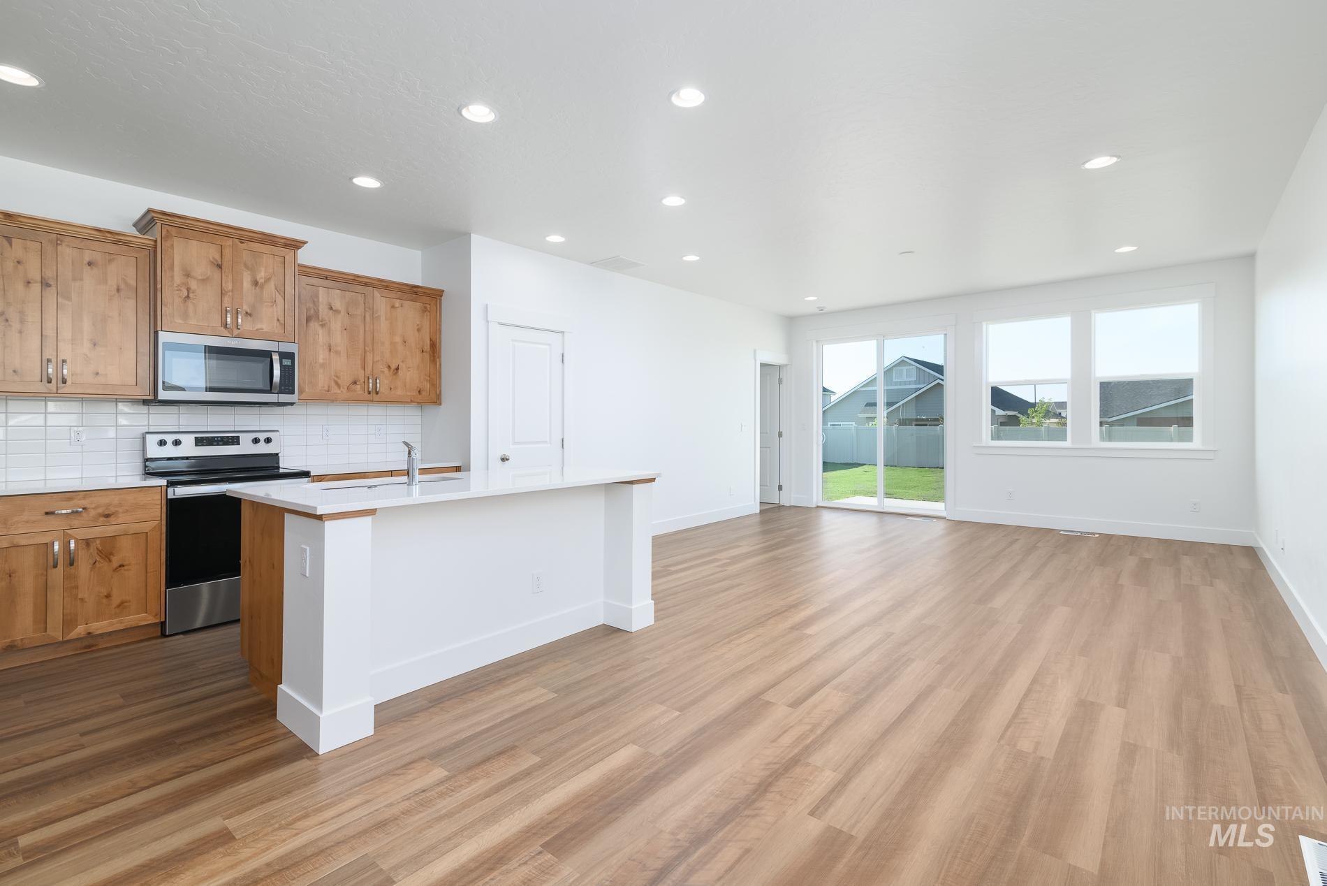 10406 W Bravery St, Kuna, Idaho 83634, 3 Bedrooms, 2 Bathrooms, Residential For Sale, Price $389,000,MLS 99002954