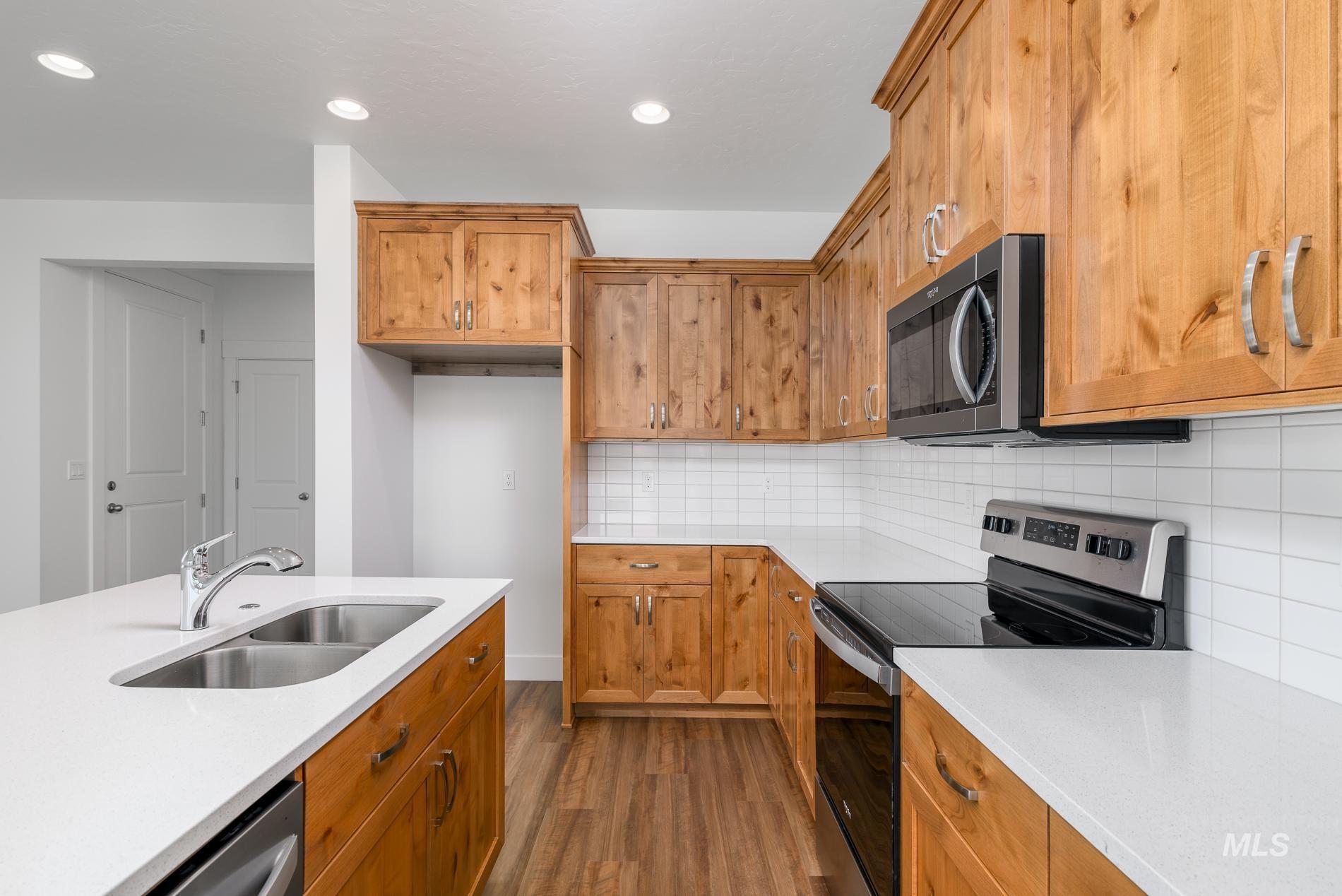 10406 W Bravery St, Kuna, Idaho 83634, 3 Bedrooms, 2 Bathrooms, Residential For Sale, Price $389,000,MLS 99002954
