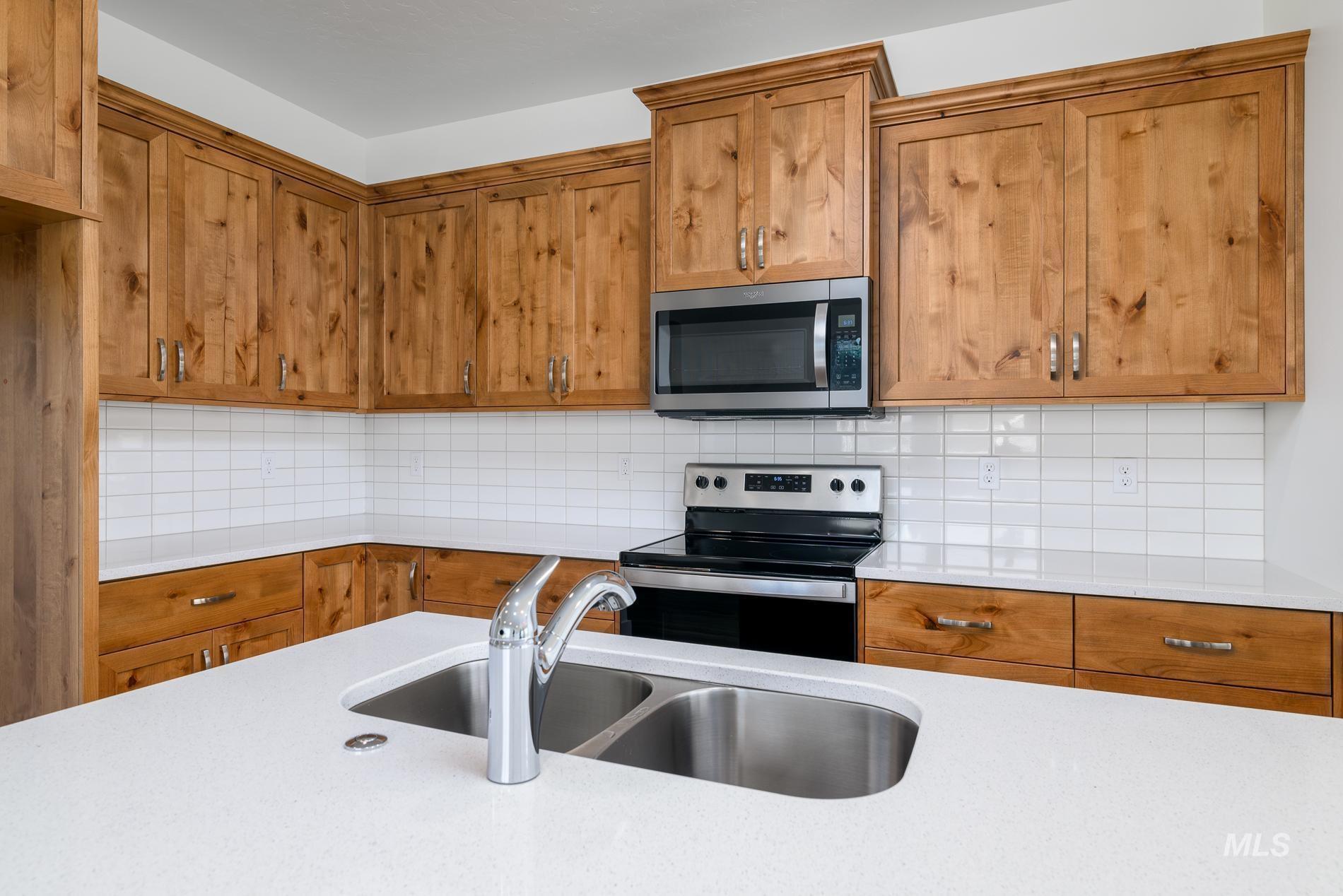 10406 W Bravery St, Kuna, Idaho 83634, 3 Bedrooms, 2 Bathrooms, Residential For Sale, Price $389,000,MLS 99002954