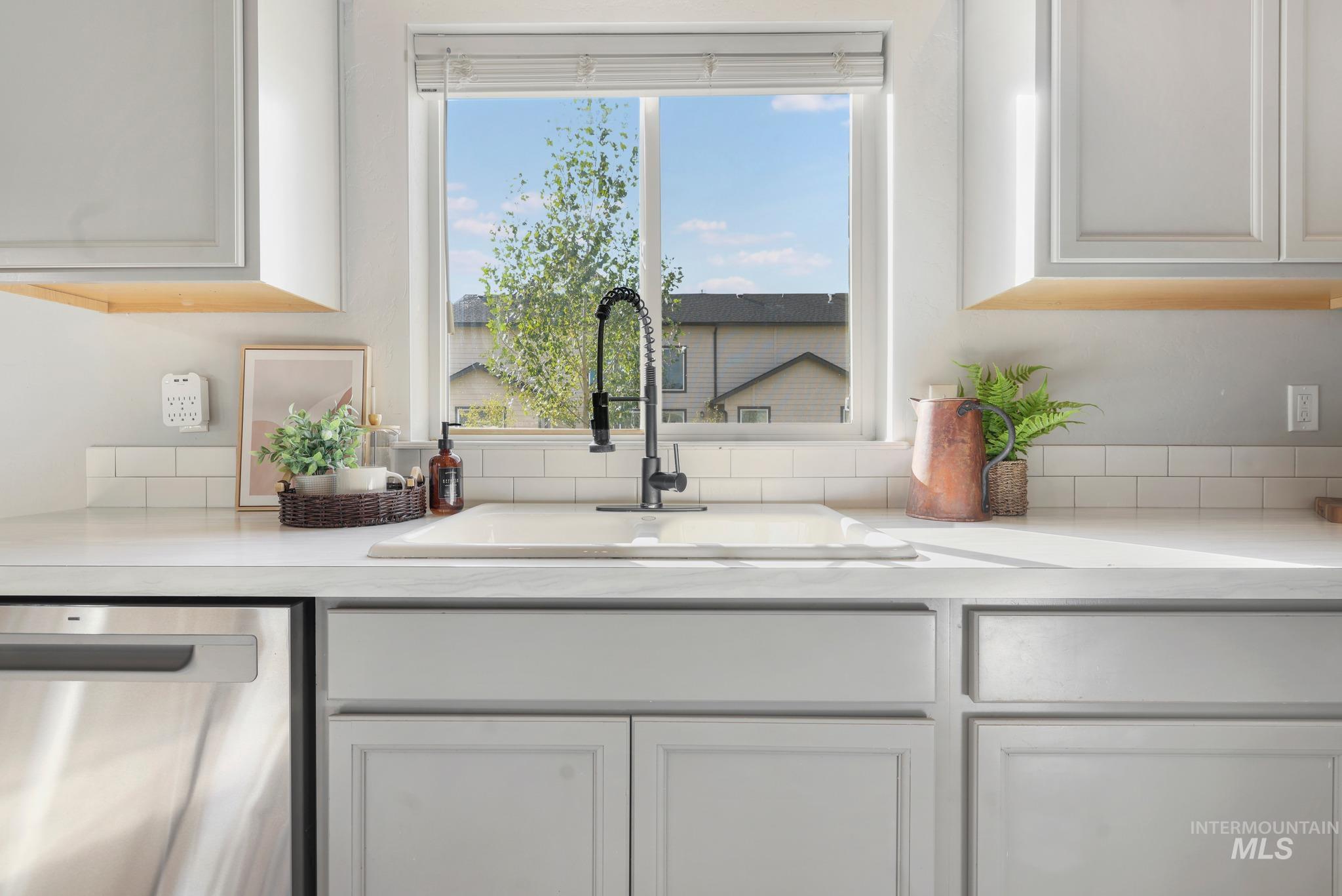 1947 Columbia Dr, Twin Falls, Idaho 83301, 4 Bedrooms, 2 Bathrooms, Residential For Sale, Price $479,000,MLS 99002957