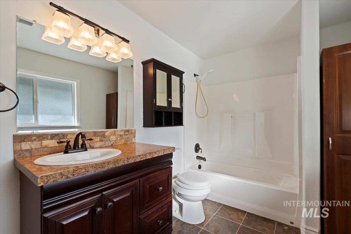 13151 S Cholla Dr, Kuna, Idaho 83634, 4 Bedrooms, 2 Bathrooms, Residential For Sale, Price $574,900, 99002961
