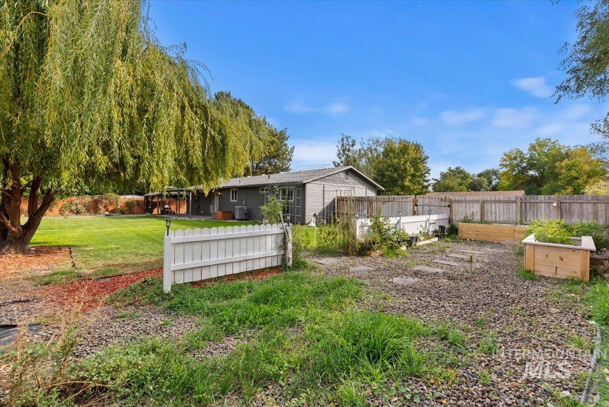 13151 S Cholla Dr, Kuna, Idaho 83634, 4 Bedrooms, 2 Bathrooms, Residential For Sale, Price $599,900,MLS 99002961